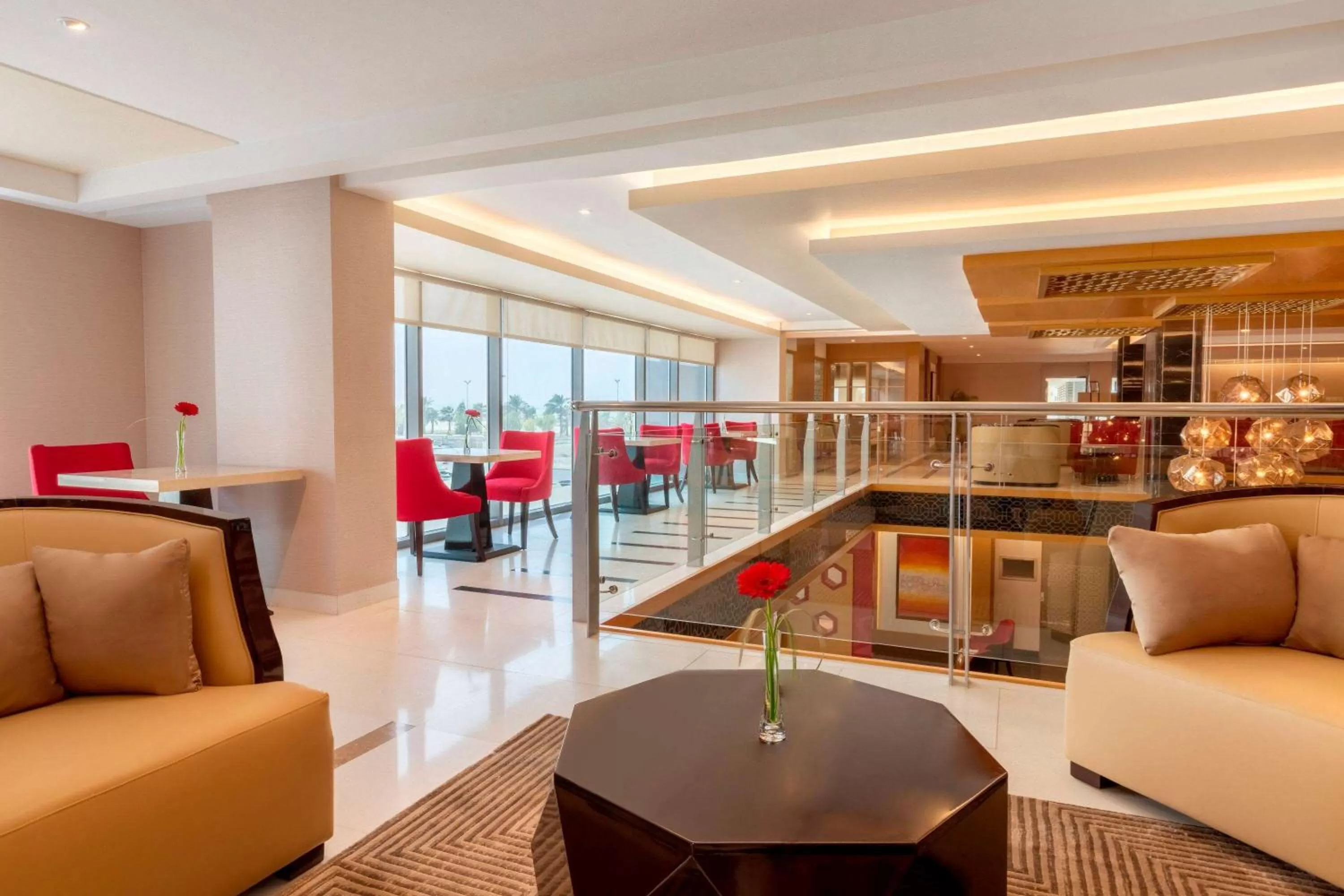 Lounge or bar in Ramada Hotel and Suites Amwaj Islands