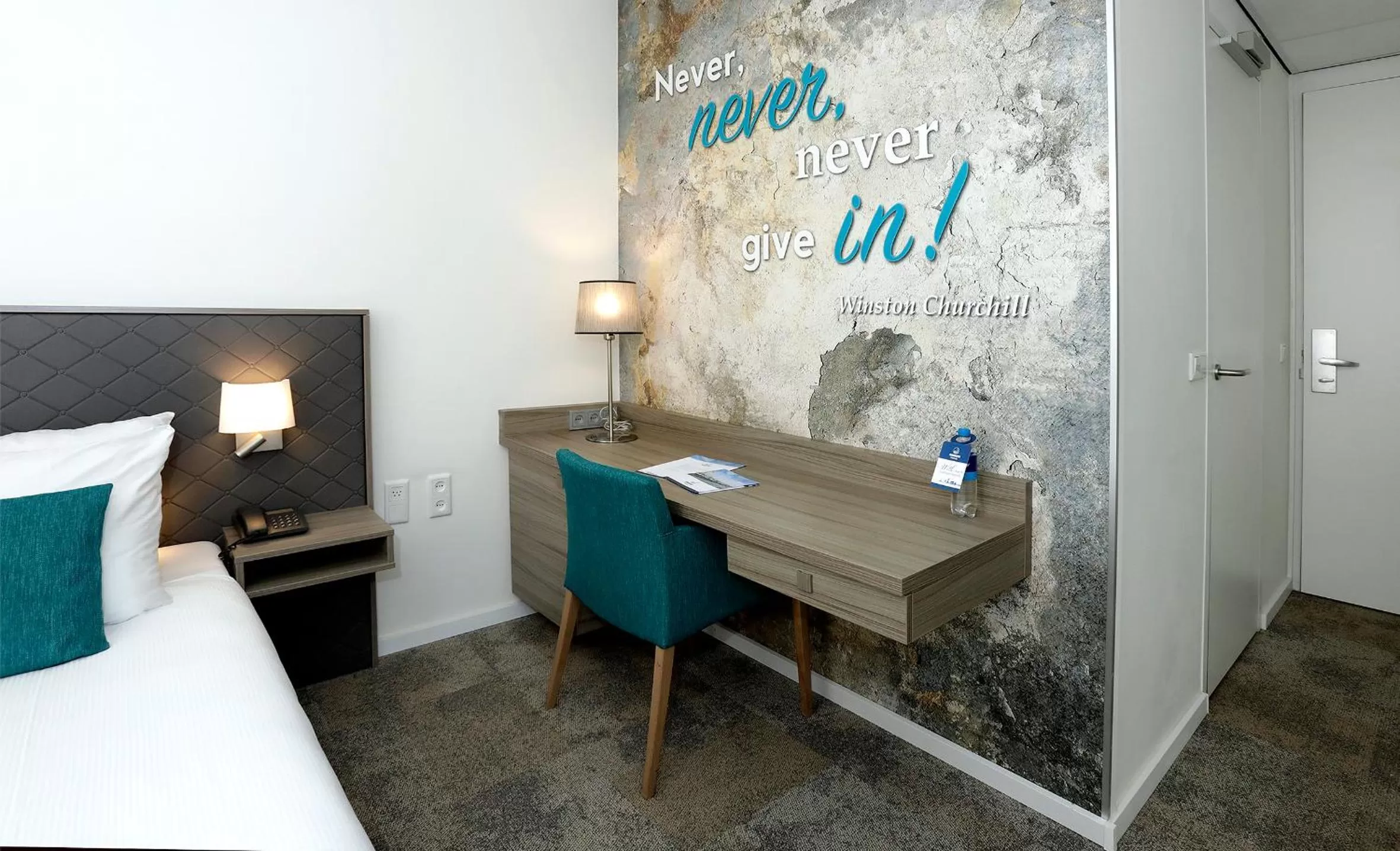 Business facilities, Bed in Churchill hotel Terneuzen