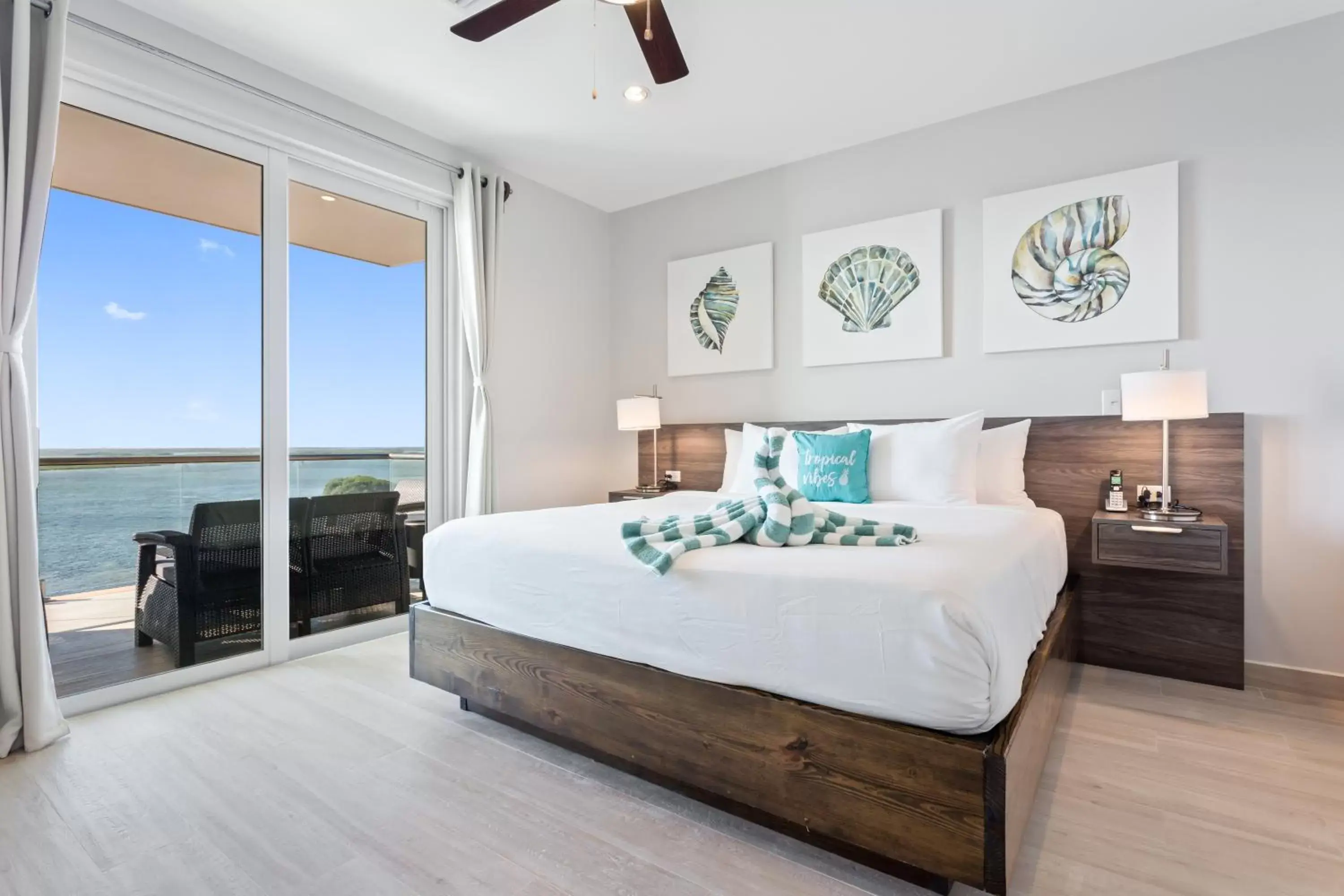 Three-Bedroom Bay View Condo in Sunset Caribe Belize Three-Bedroom Bay View Condo in Sunset Caribe Belize