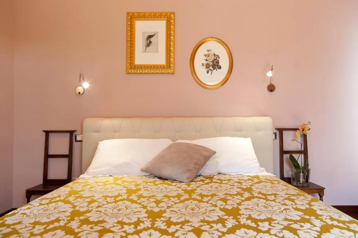 Photo of the whole room, Bed in Relais Montemaggiore