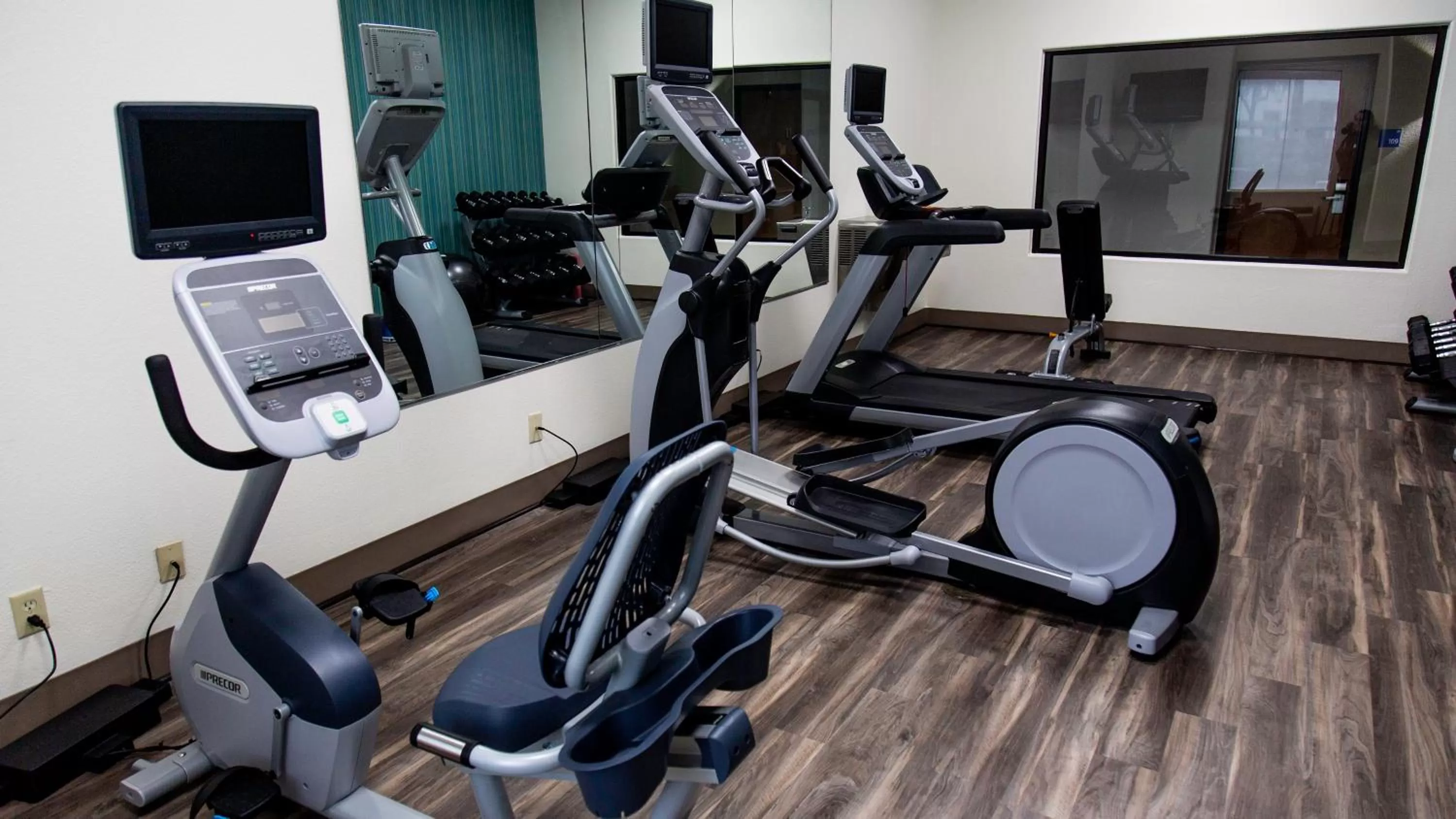 Fitness centre/facilities in Holiday Inn Express Texas City, an IHG Hotel