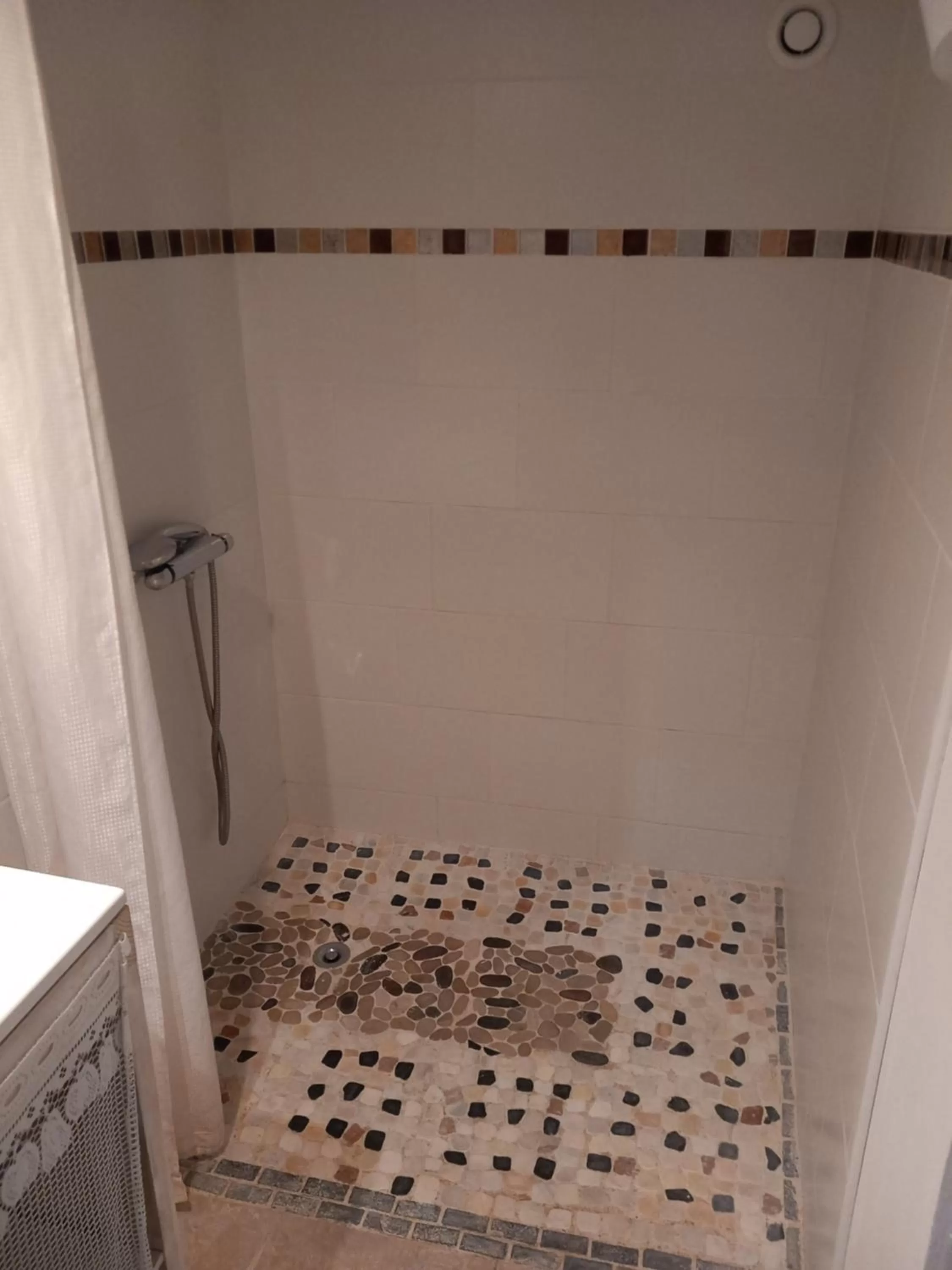 Bathroom in Les oiseaux voyageurs