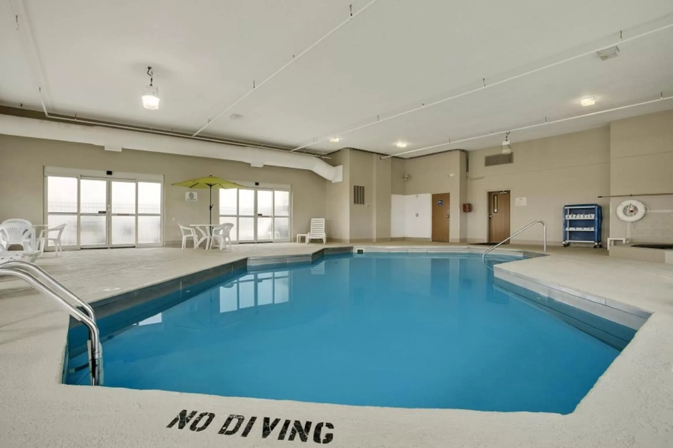 Swimming pool in Baymont by Wyndham Evansville North/Haubstadt