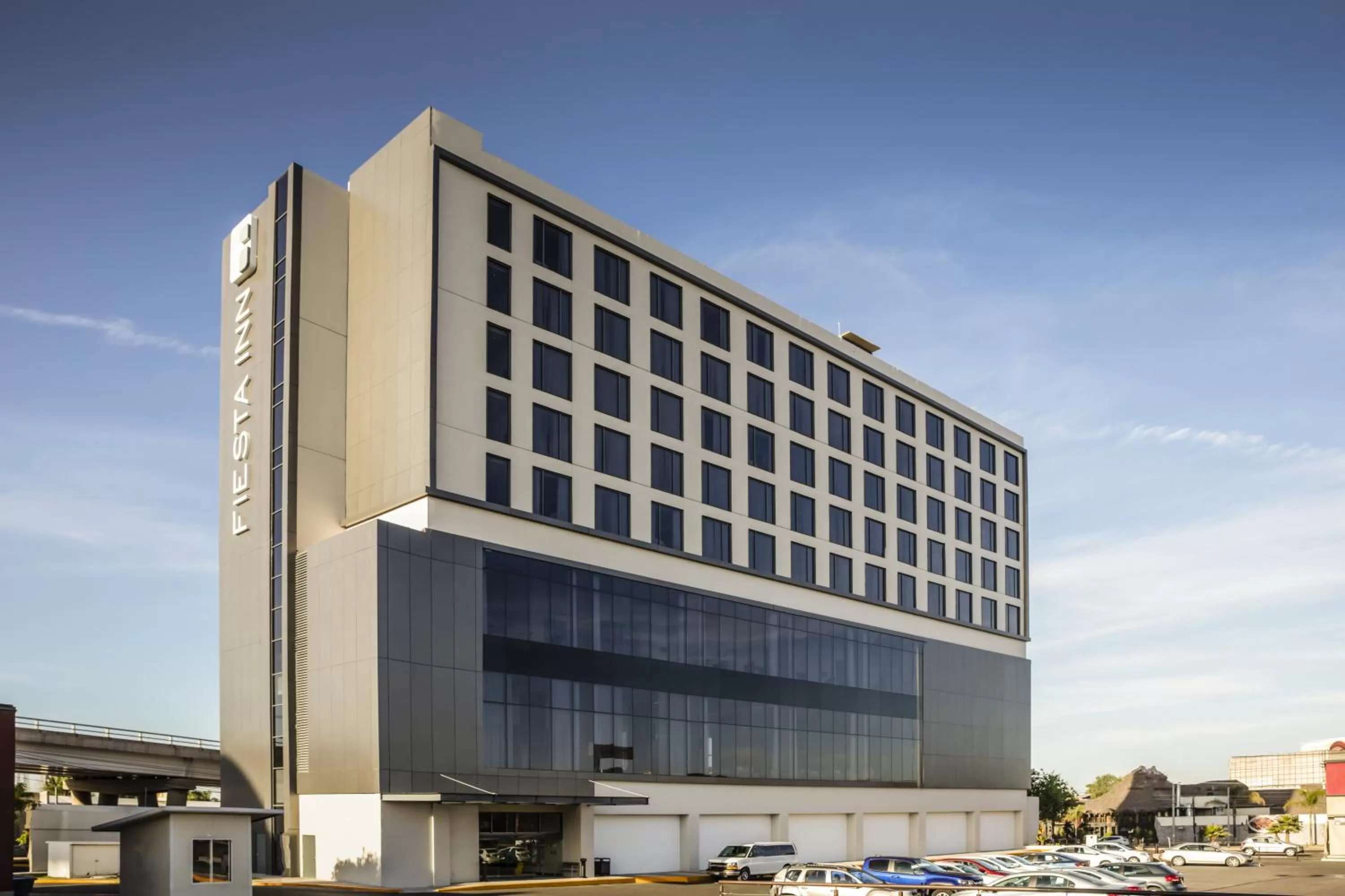 Property building in Fiesta Inn Aguascalientes Patio