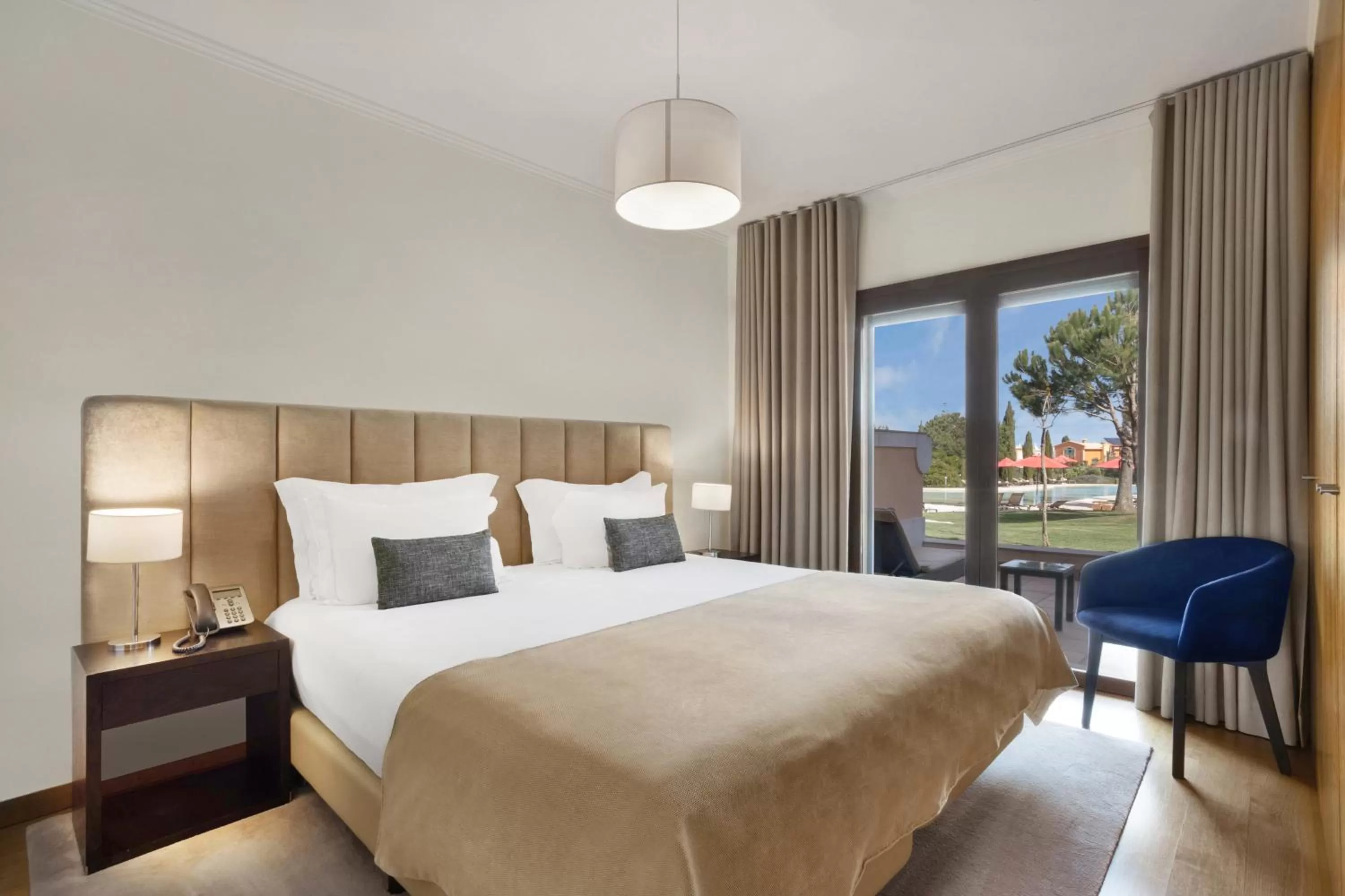 Property building, Bed in Cascade Wellness Resort