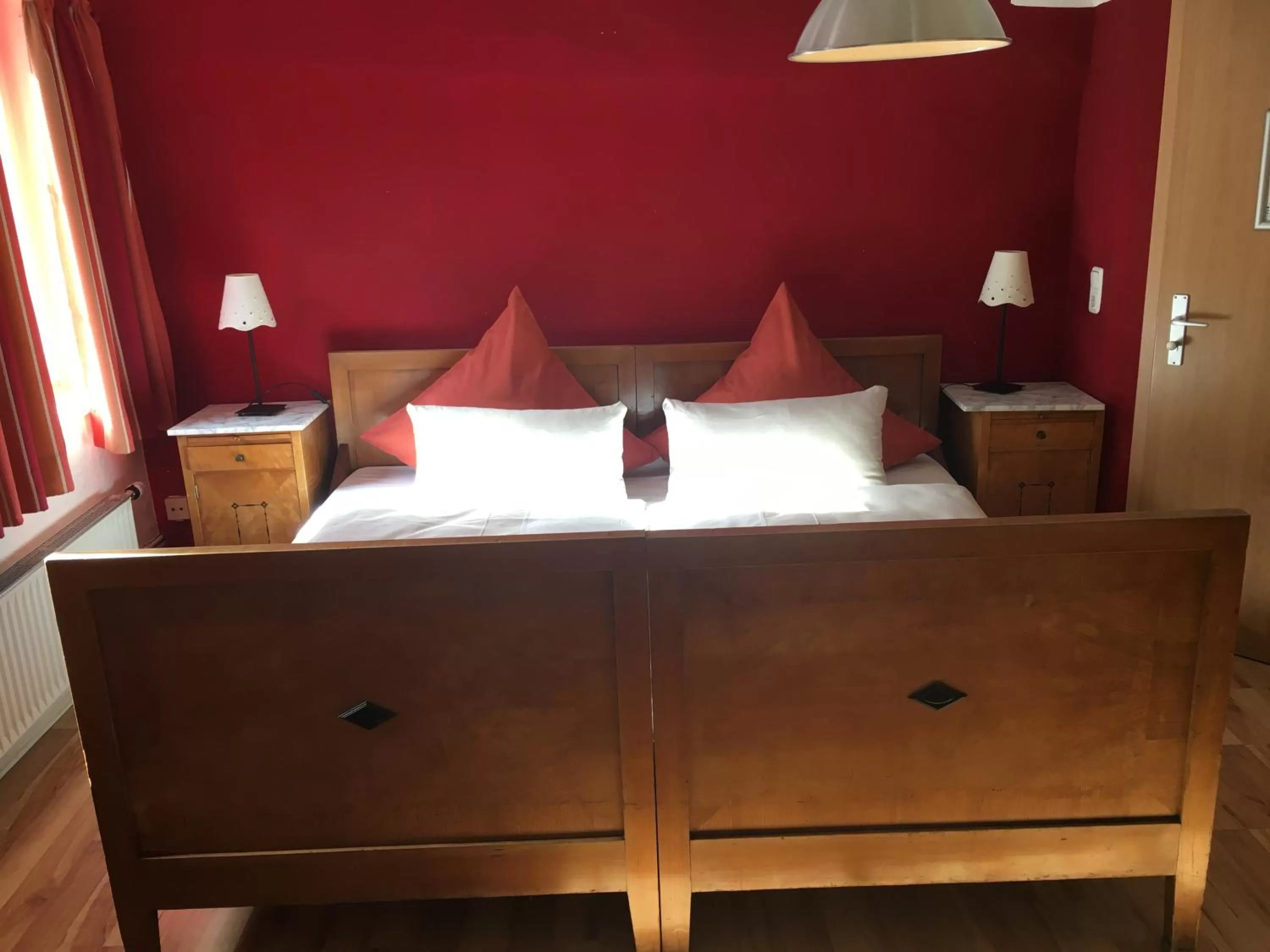 Photo of the whole room, Bed in Fachwerk-Hotel Eisenbart