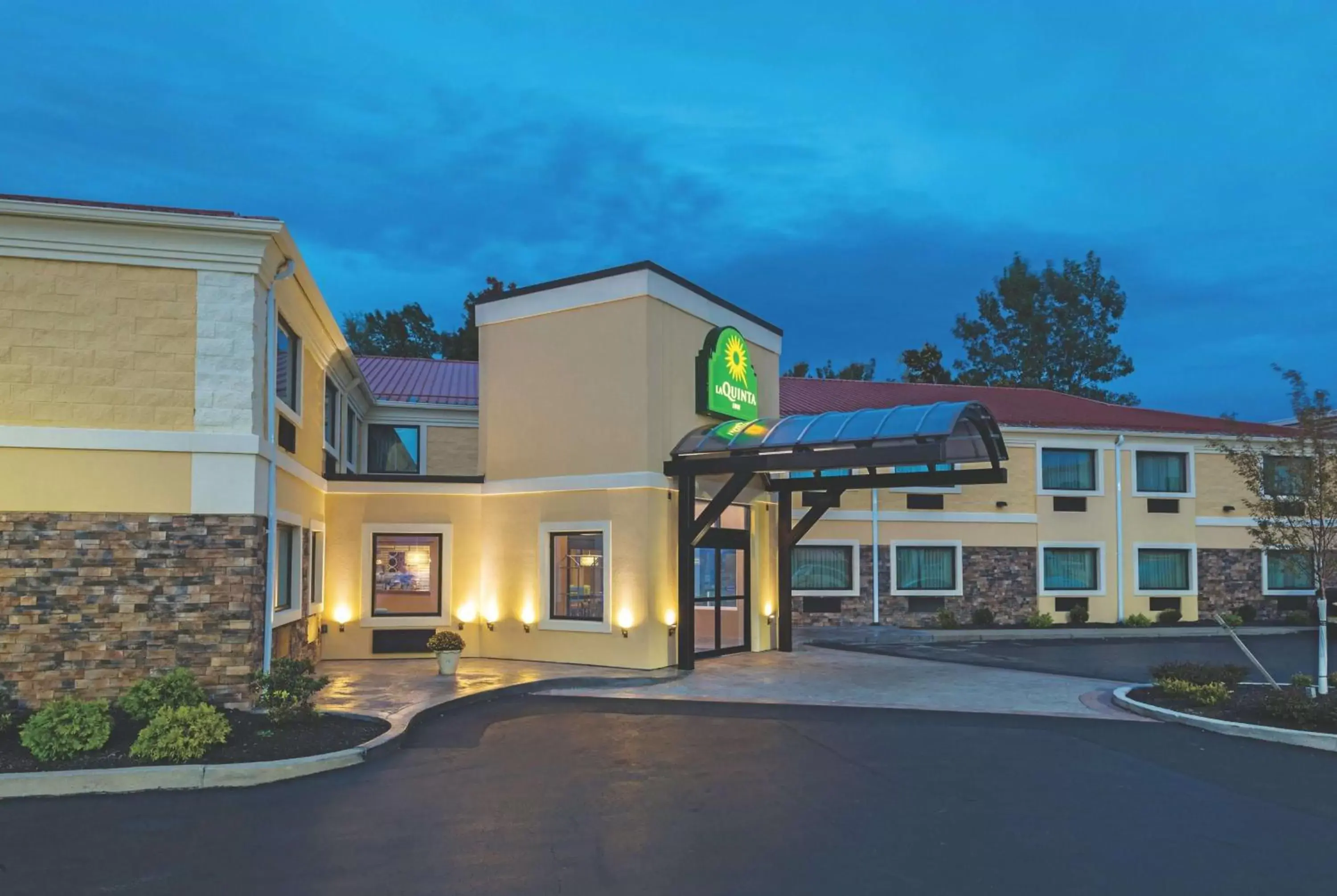 La Quinta Inn by Wyndham Buffalo Airport La Quinta Inn by Wyndham Buffalo Airport