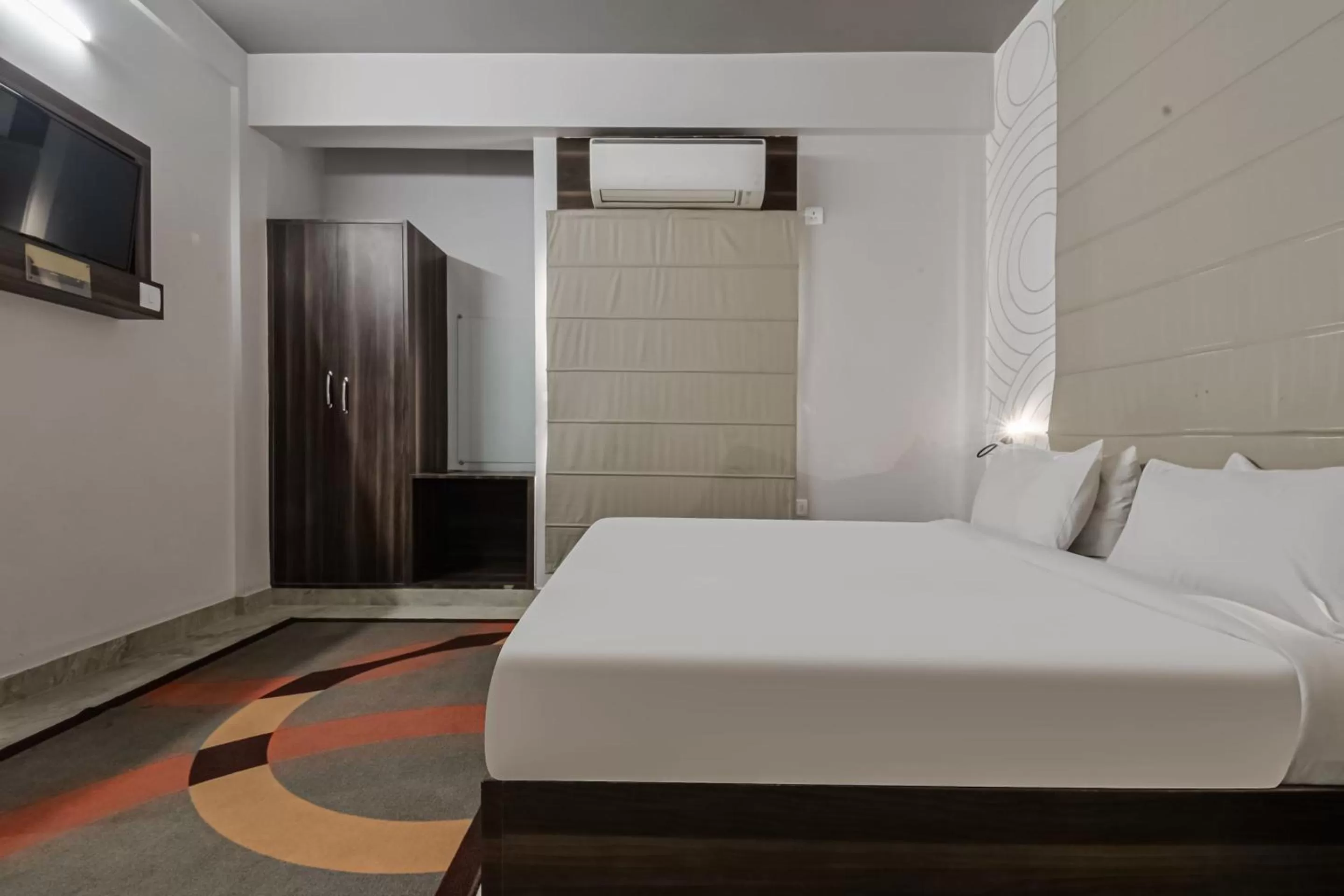 Bedroom, Bed in Super Townhouse Vidya Vihar