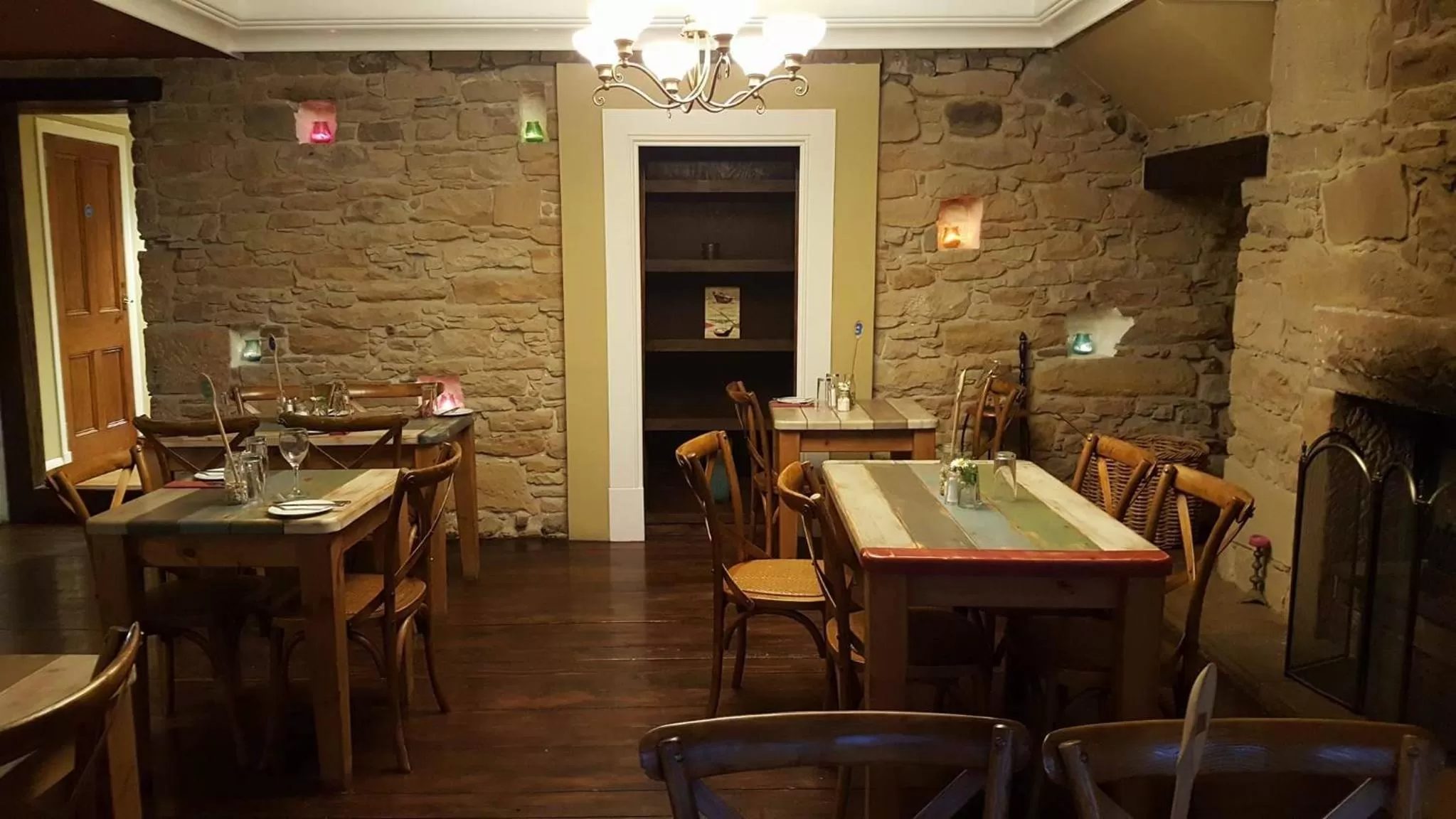 Restaurant/places to eat in The Ship Inn