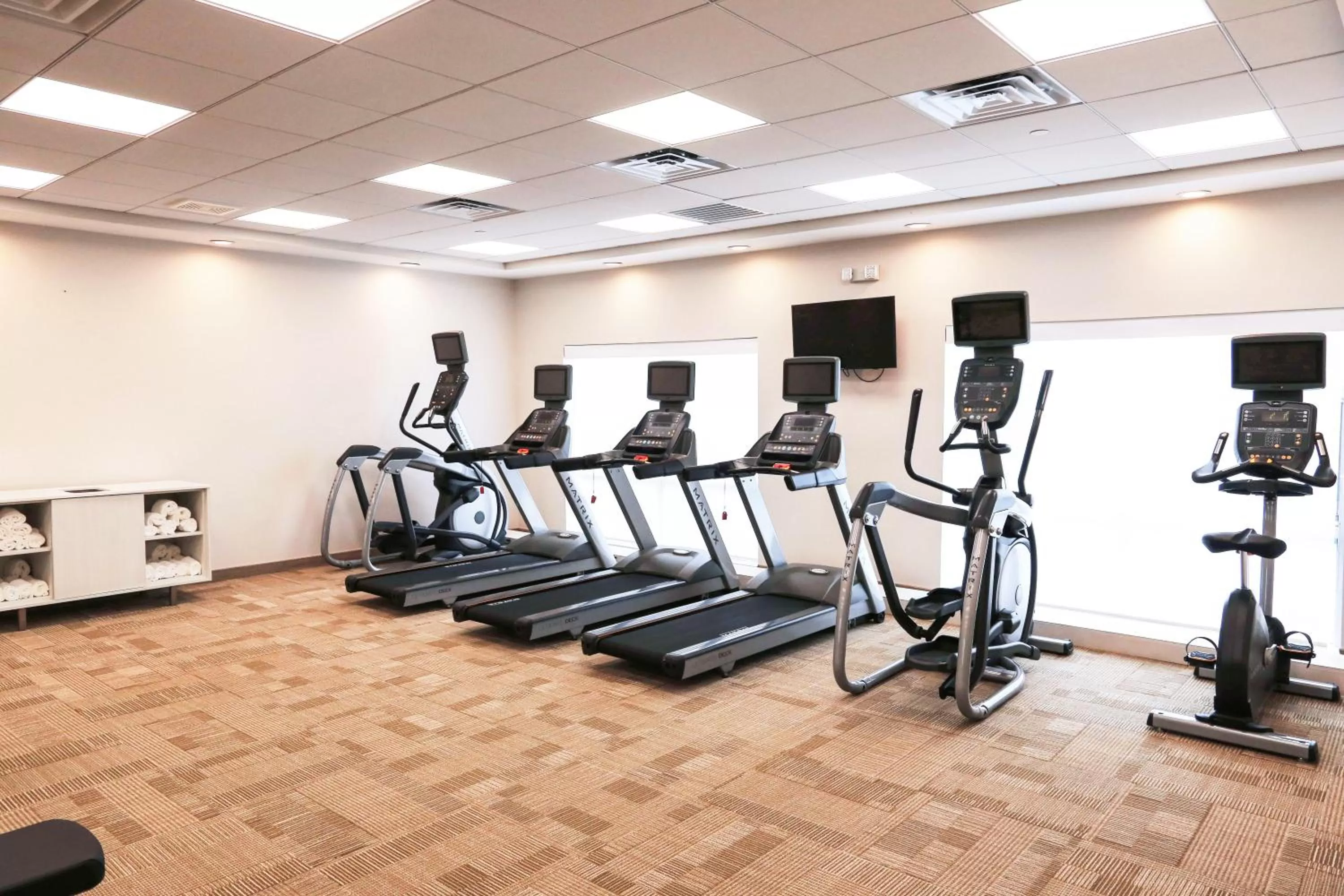 Spa and wellness centre/facilities in Holiday Inn Express & Suites - Houston IAH - Beltway 8 by IHG