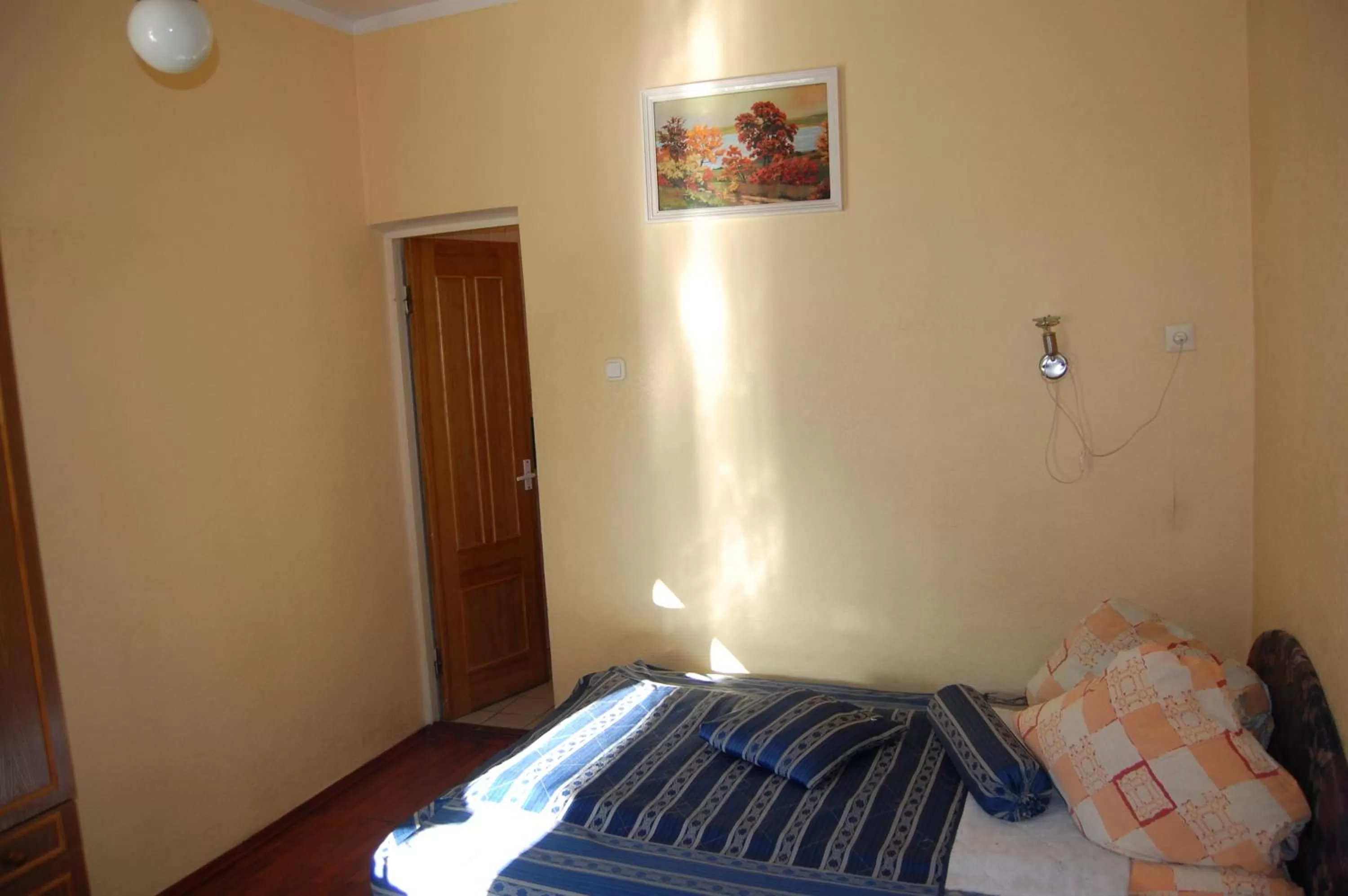 Photo of the whole room, Bed in Rugelis