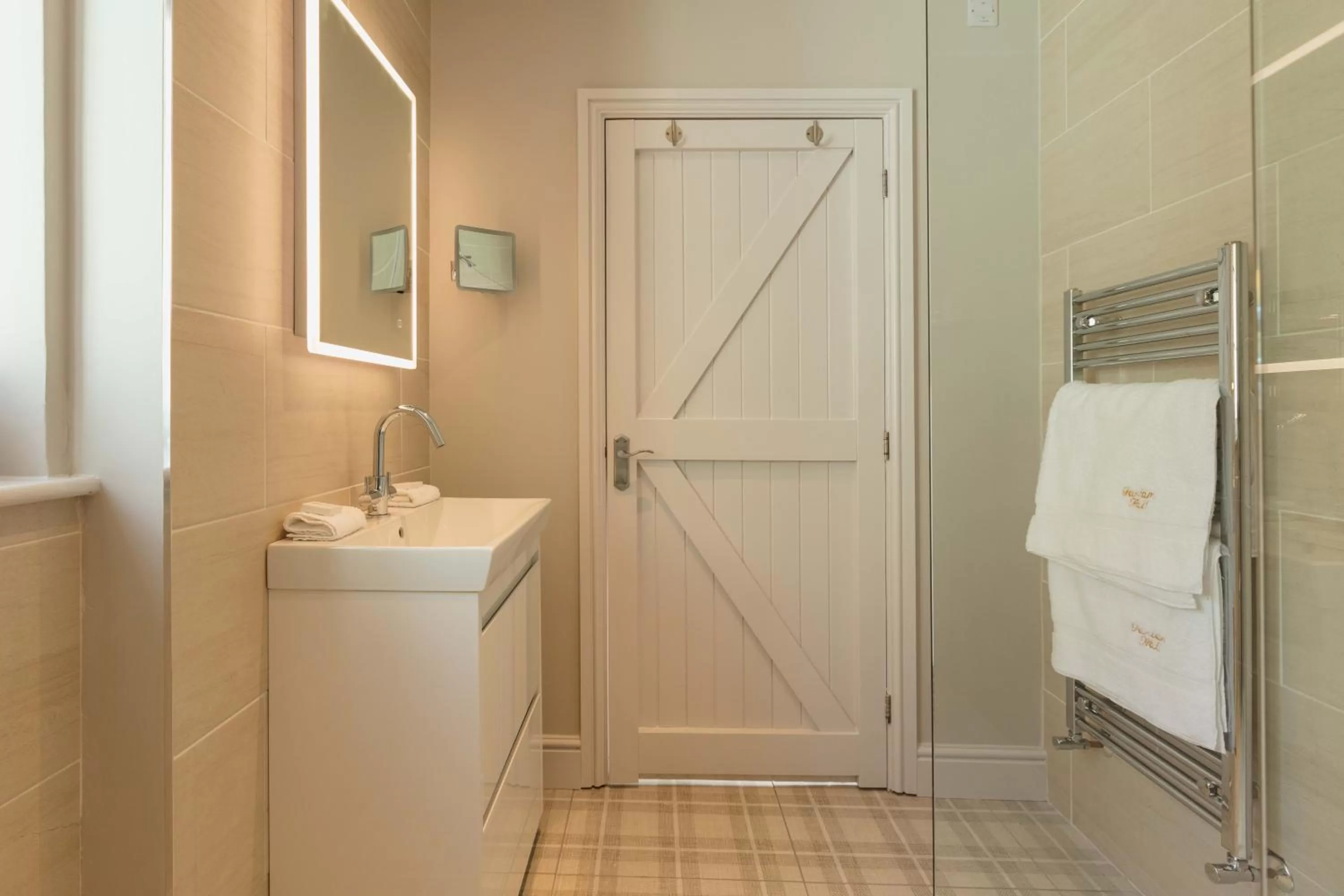 Bathroom in Farlam Hall Hotel & Restaurant