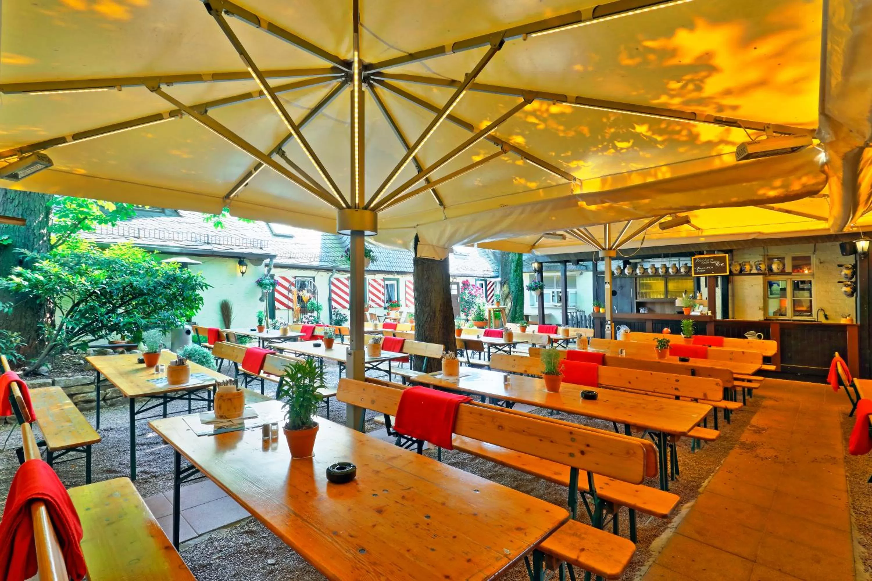 Property building in Best Western Premier IB Hotel Friedberger Warte