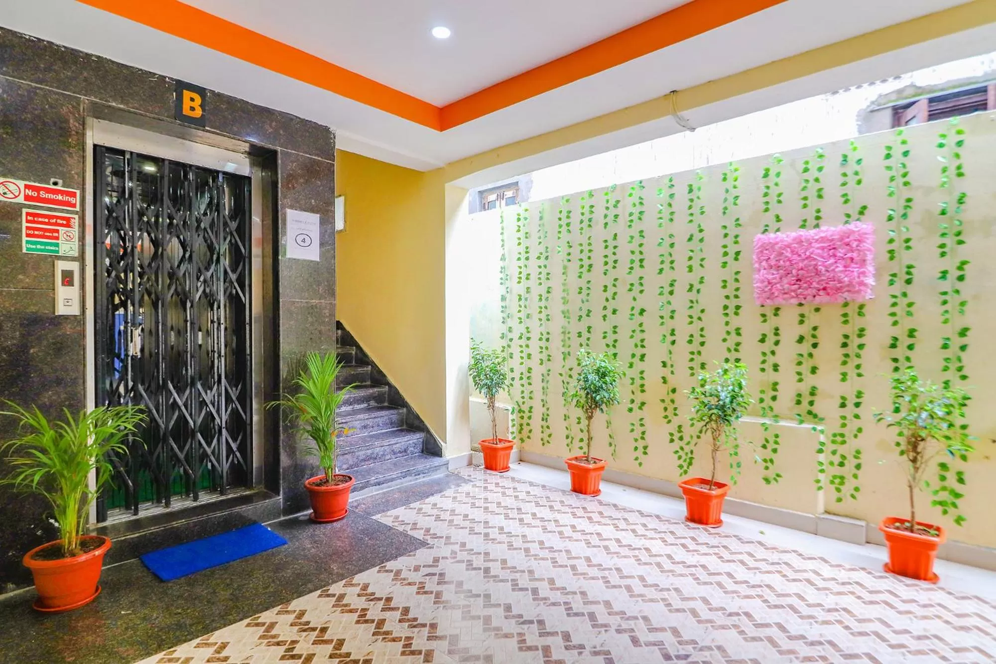 Lobby or reception in FabExpress Broholic Suites - Nr JNTU Kukatpally