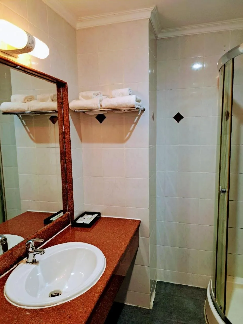 Shower in Liberty 2 Hotel