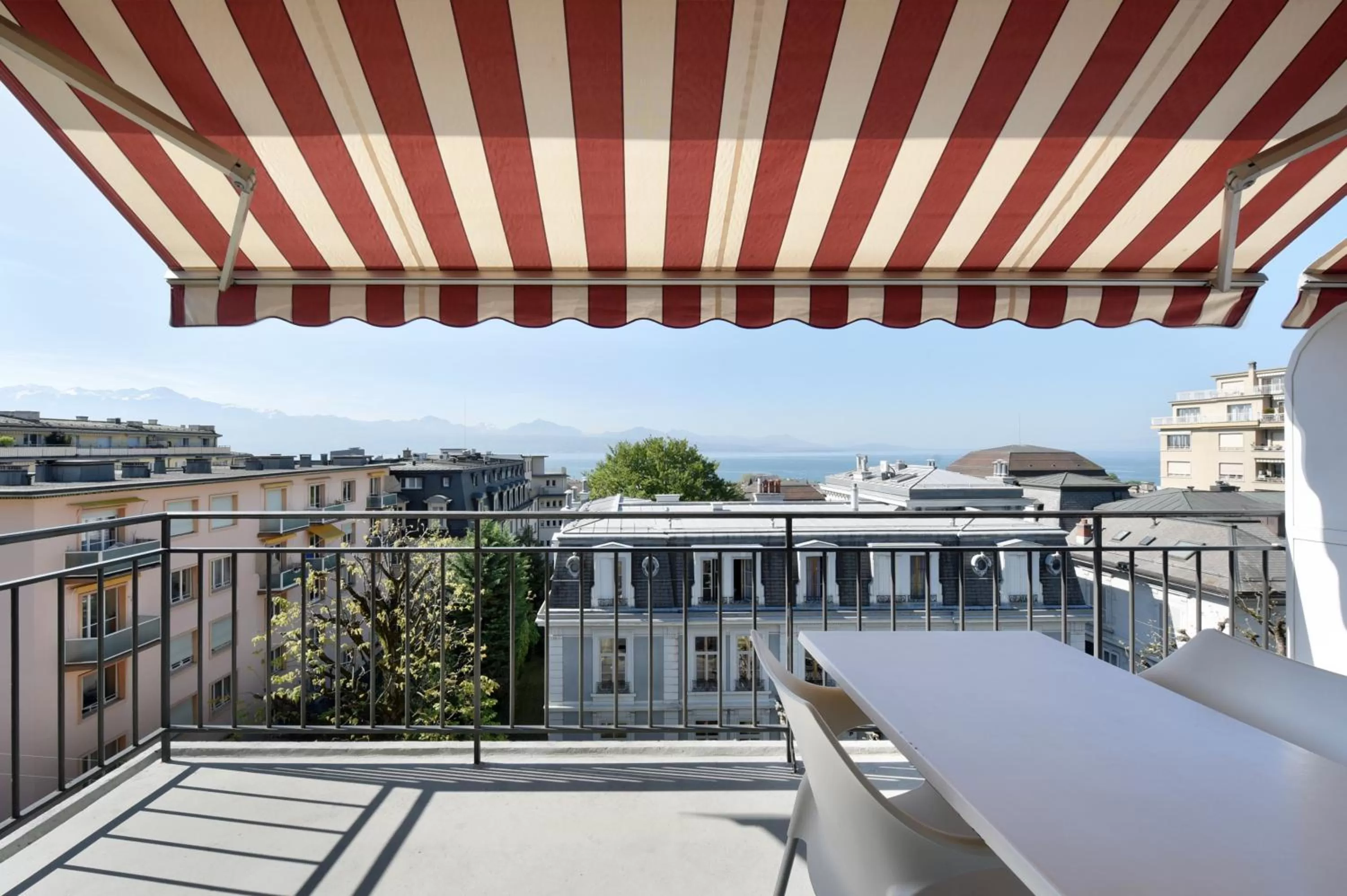 View (from property/room) in Elite