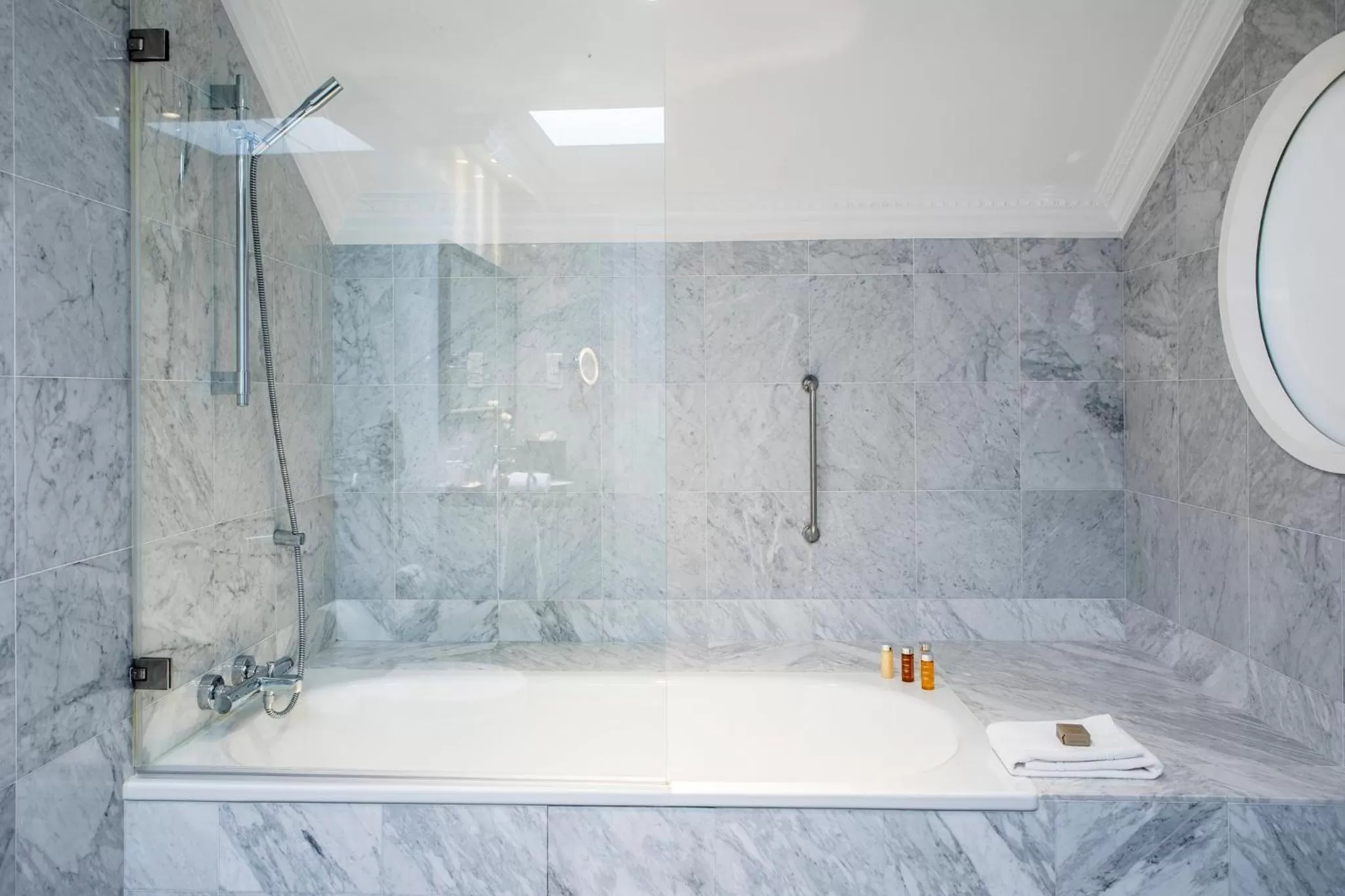 Bathroom in InterContinental Porto - Palacio das Cardosas by IHG