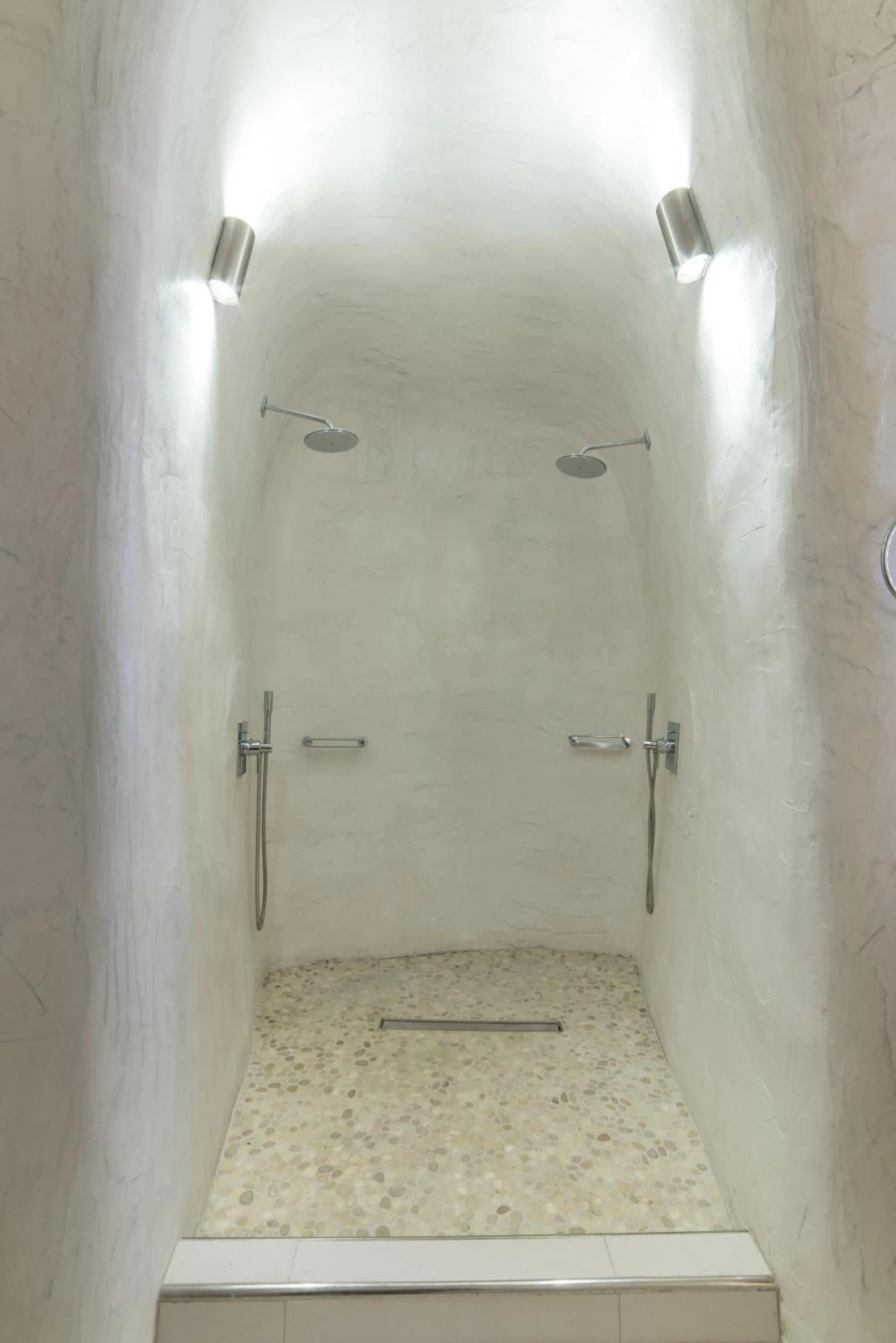 Shower in Daydream Luxury Suites