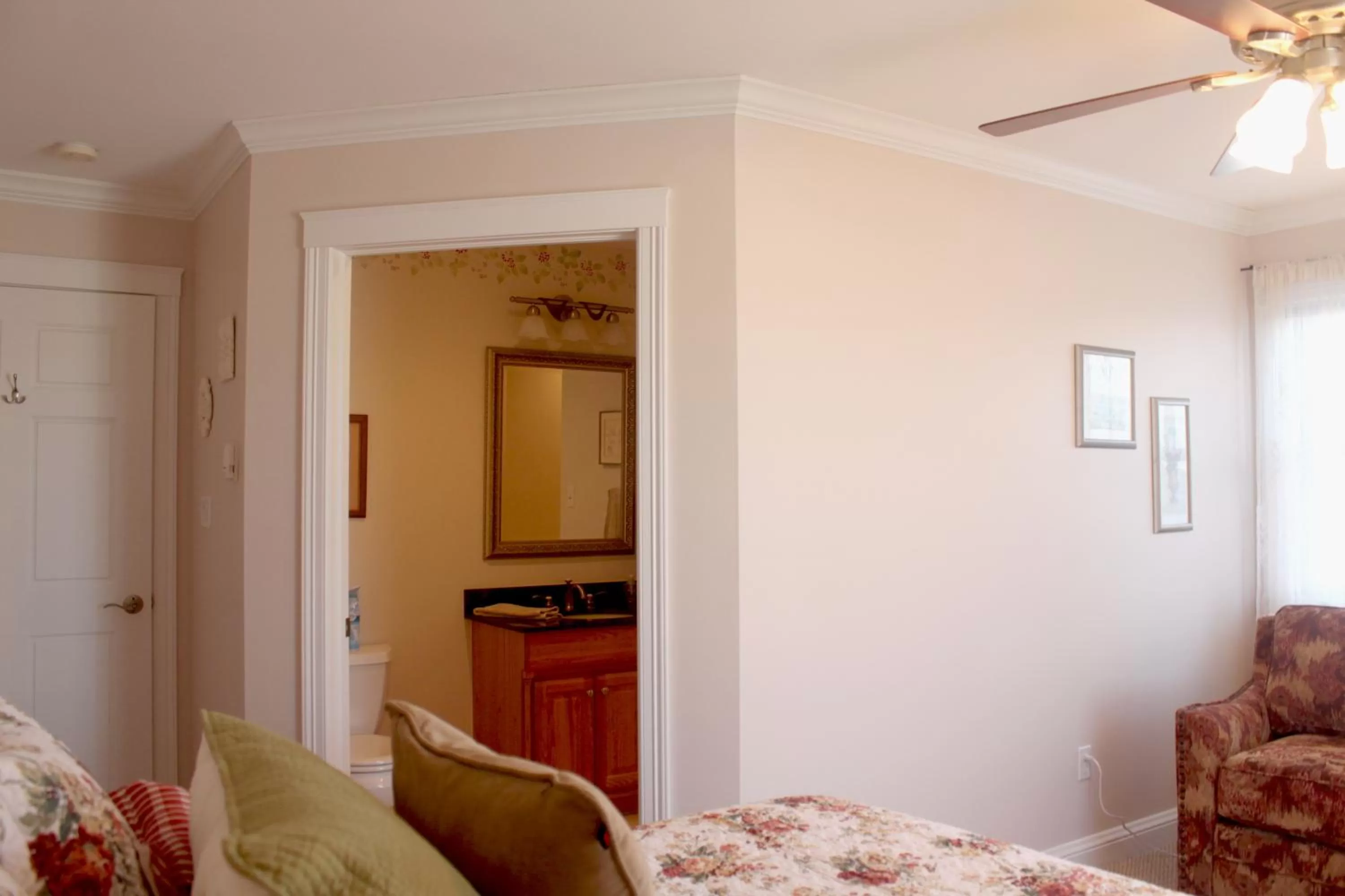 Seating Area in Lamp Post Lodge