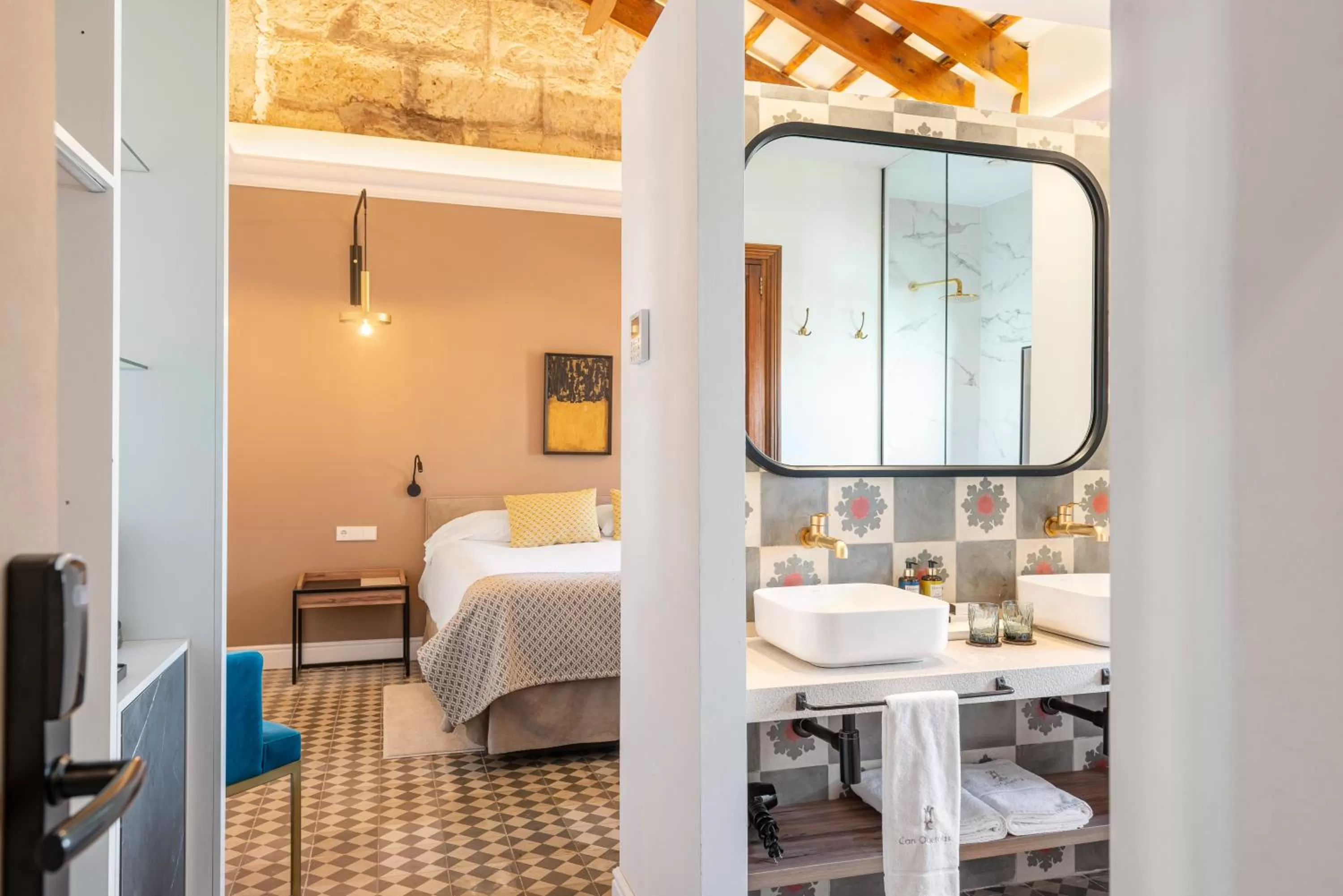 Photo of the whole room, Bed in Hotel Can Quetglas