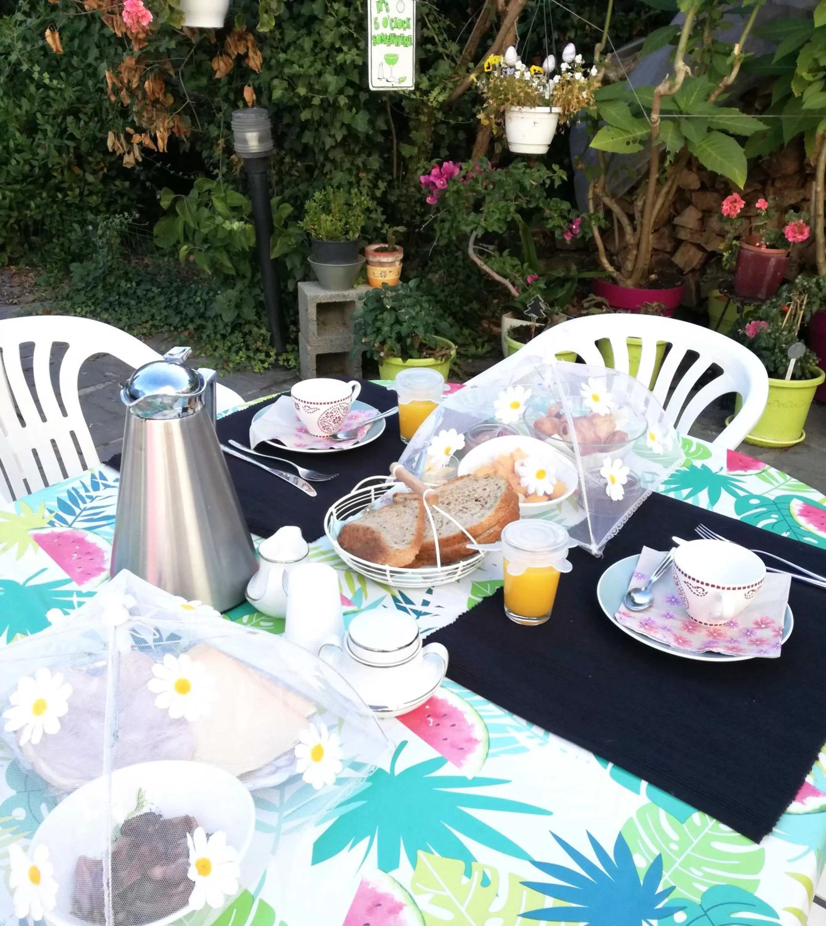 Continental breakfast in B and B Comme chez soi