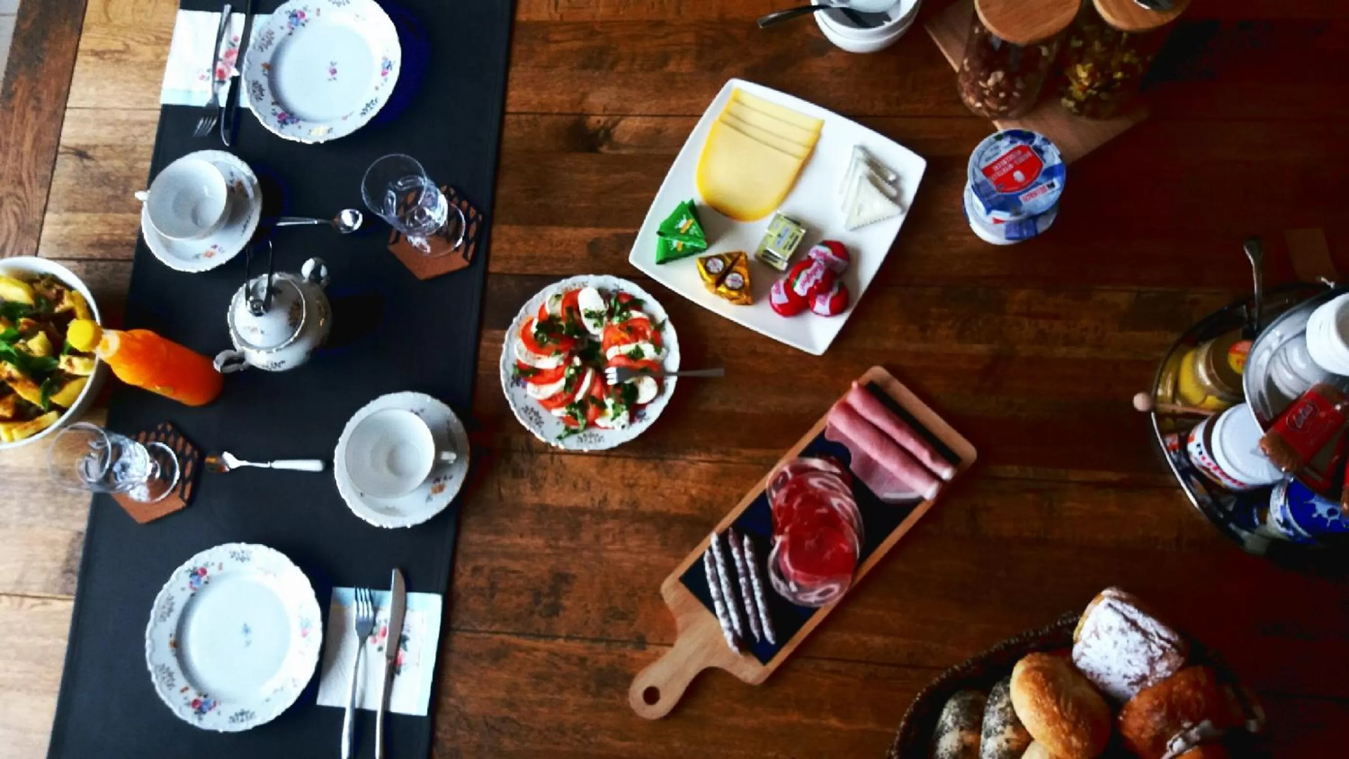Continental breakfast in Domus Portus
