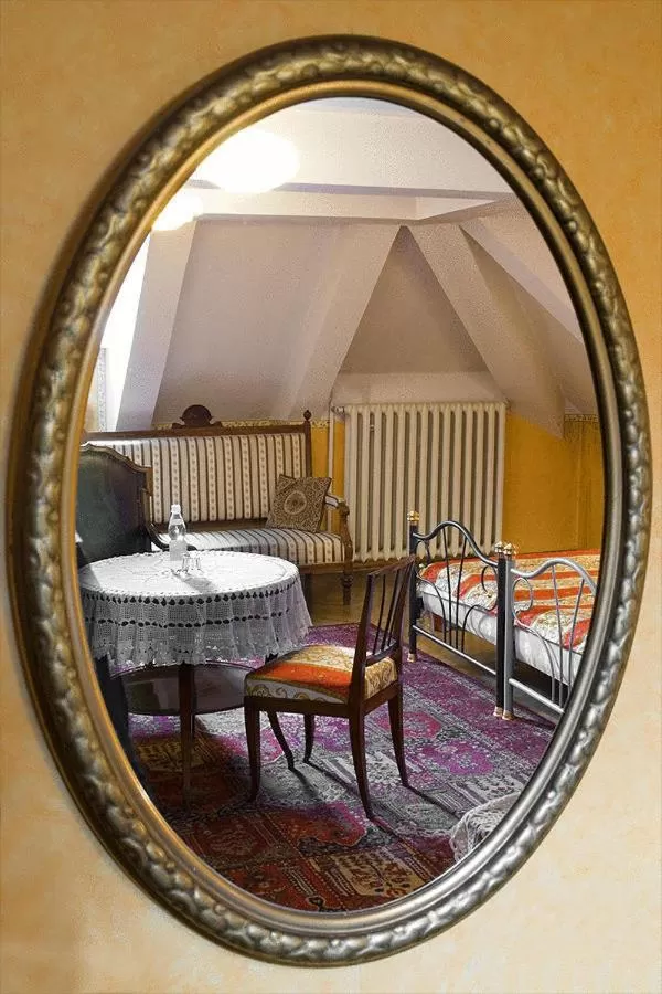 Other in Austeria Klezmer Hois