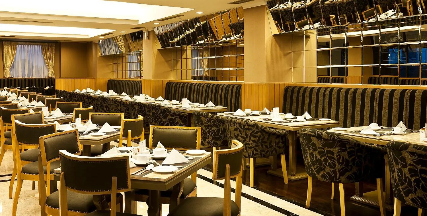 Restaurant/places to eat in Royal Kuningan