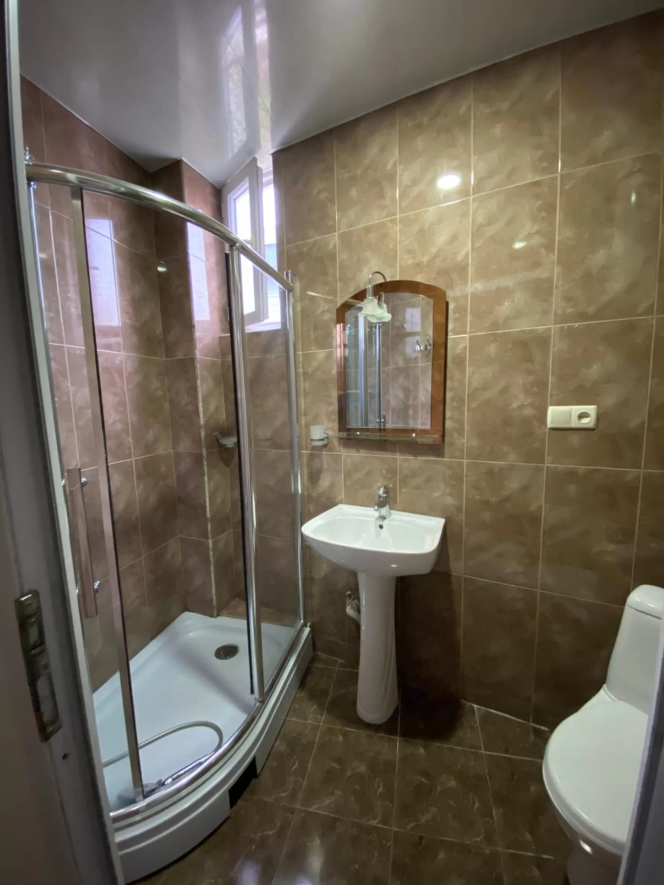 Shower, Bathroom in Hotel Eurasia