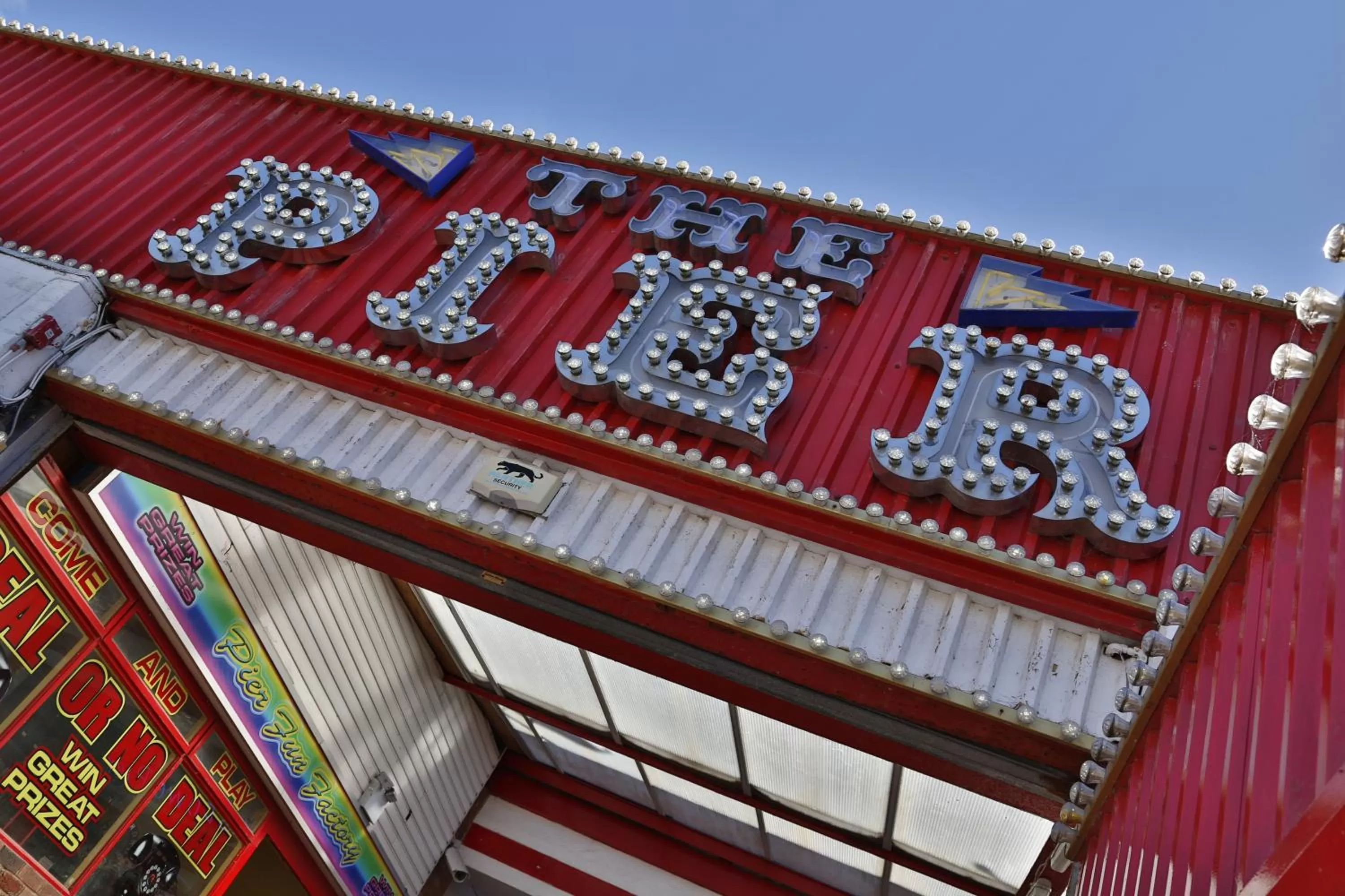 Game Room in Best Western Brook Hotel