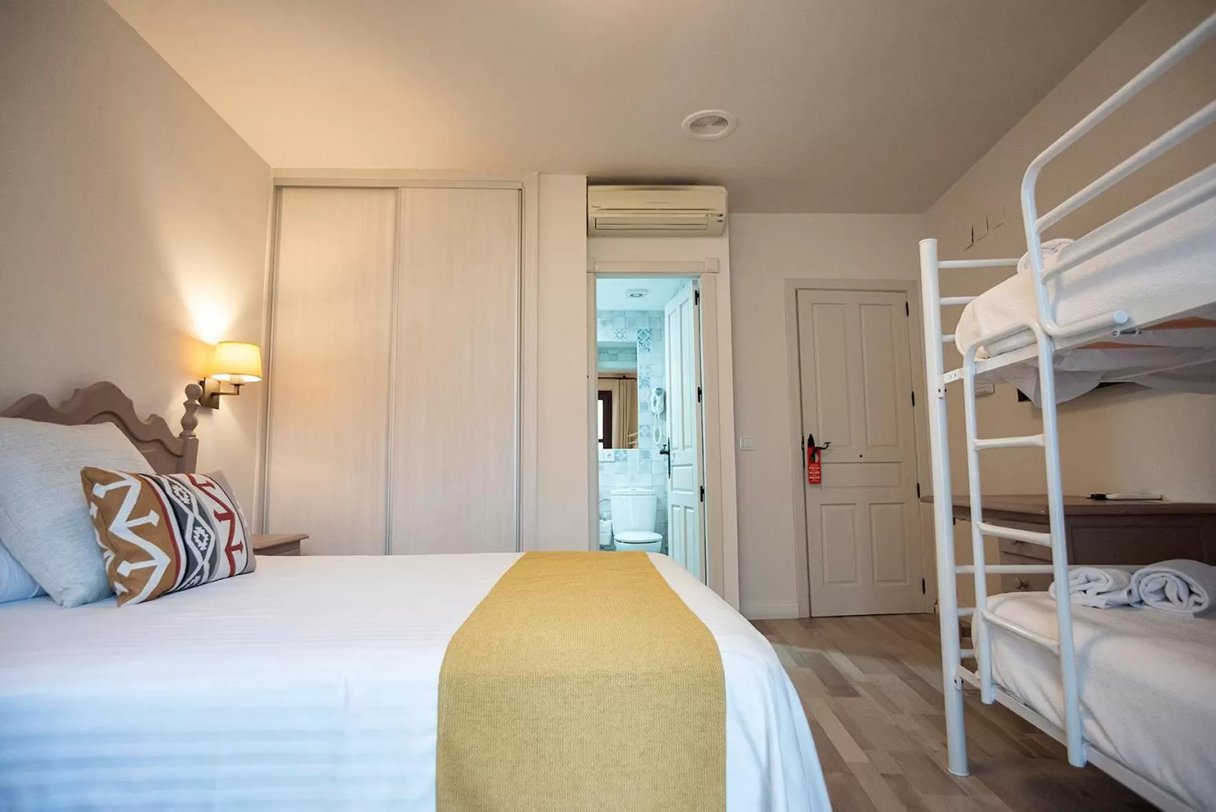 Photo of the whole room, Bed in Hotel Casa Palacio la Sal