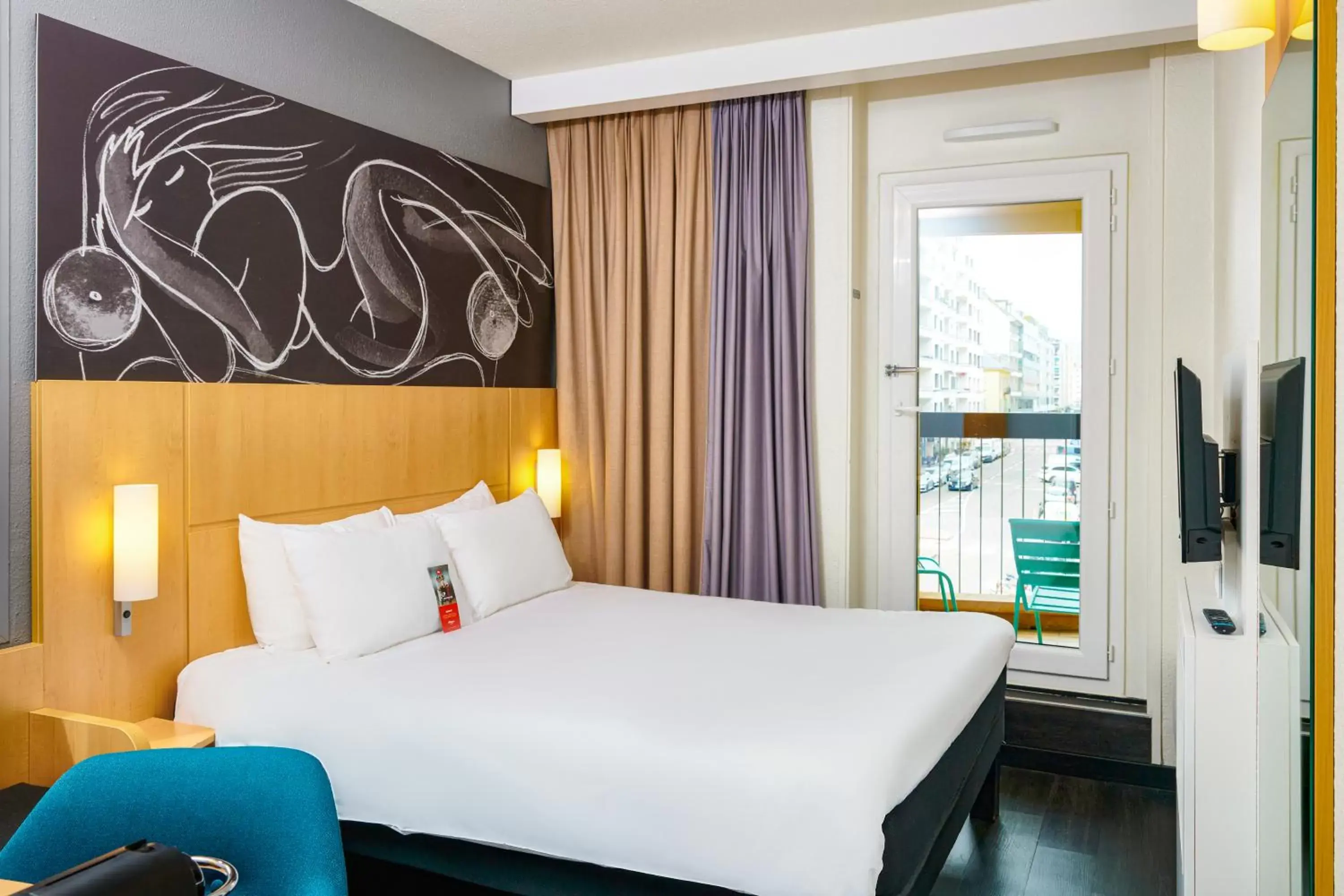 Comfort Double Room in ibis Annecy Centre Vieille Ville Comfort Double Room in ibis Annecy Centre Vieille Ville