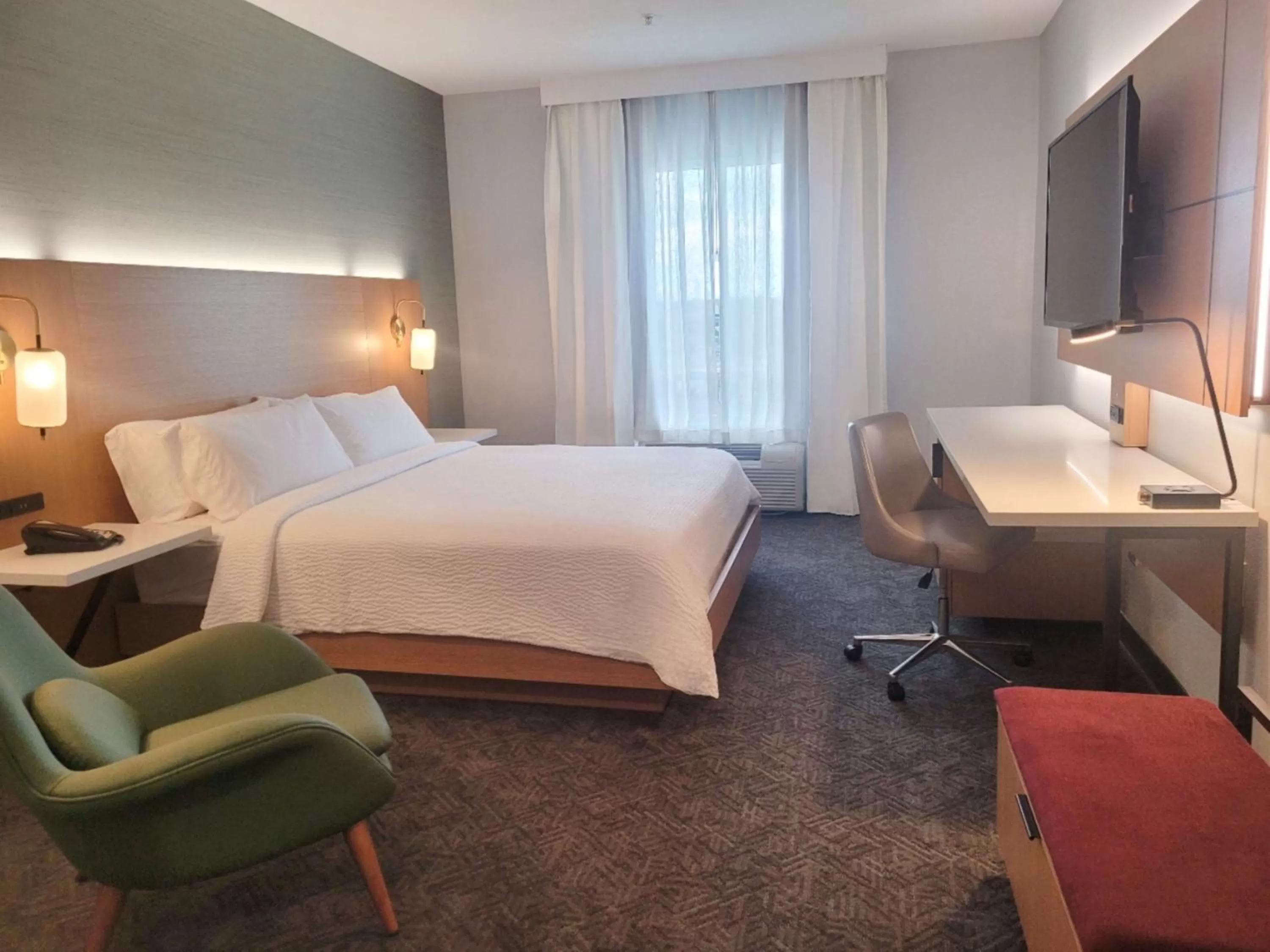 Bed in DoubleTree by Hilton Houston Westchase