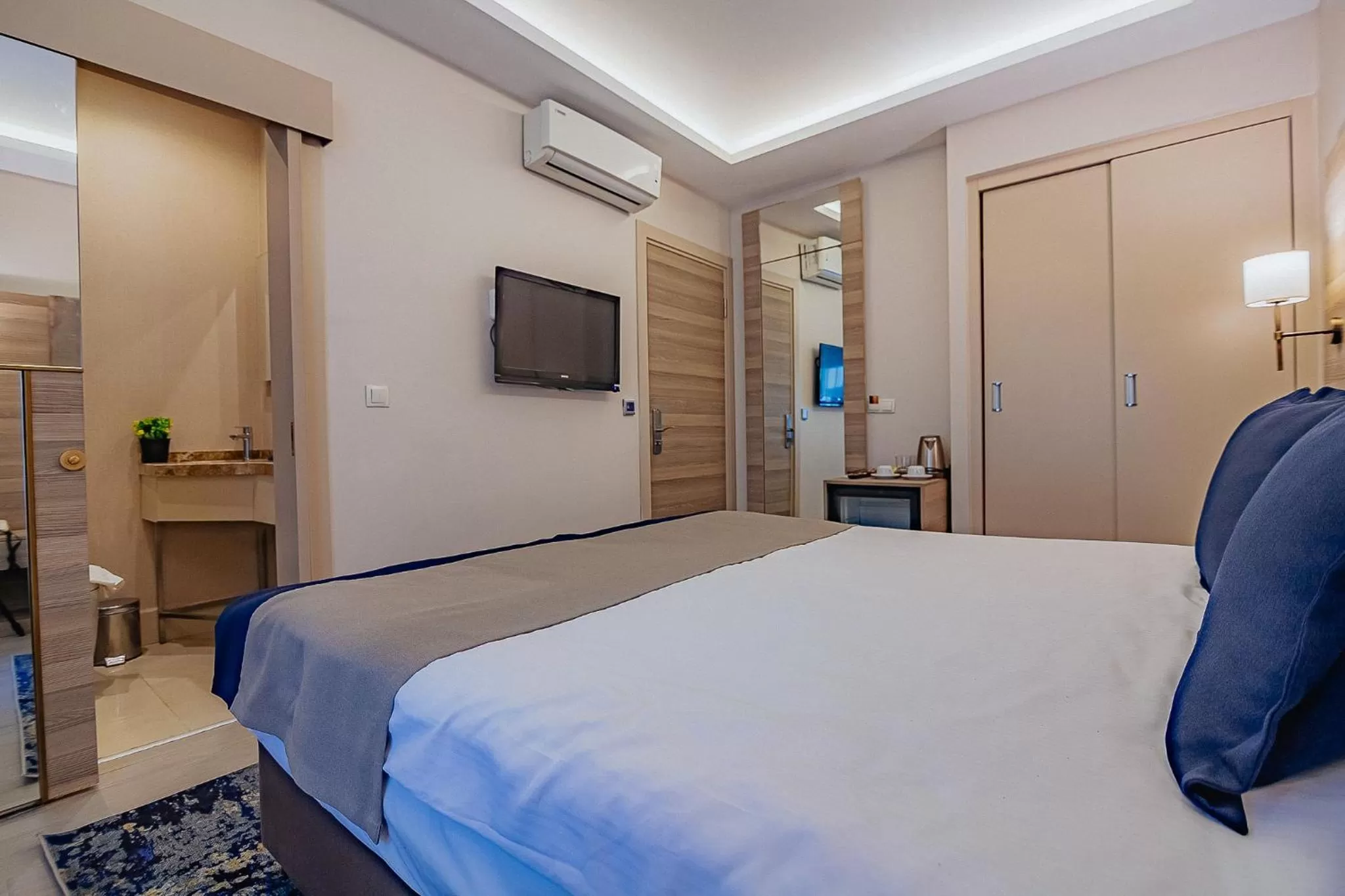 Bed in The Milltown Hotel