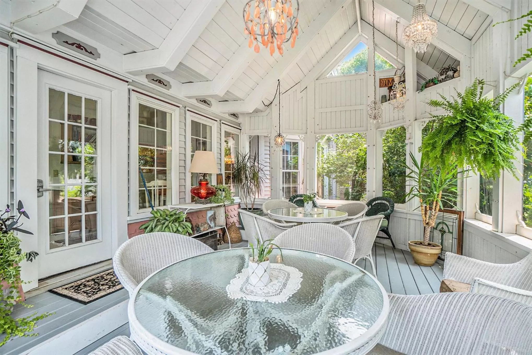 Seating area in Yelton Manor Bed and Breakfast
