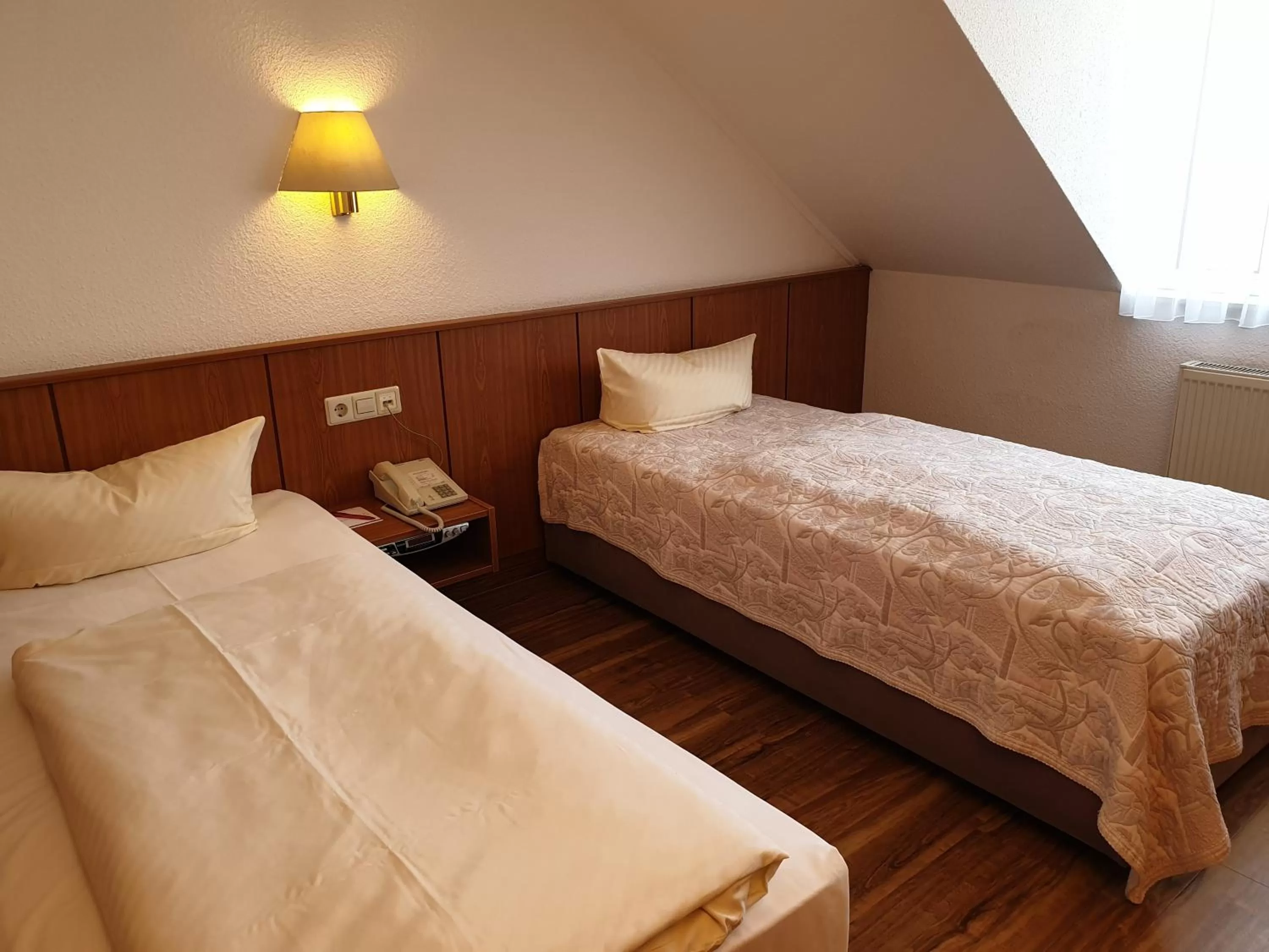 Economy Twin Room in Hotel Weisser Schwan
