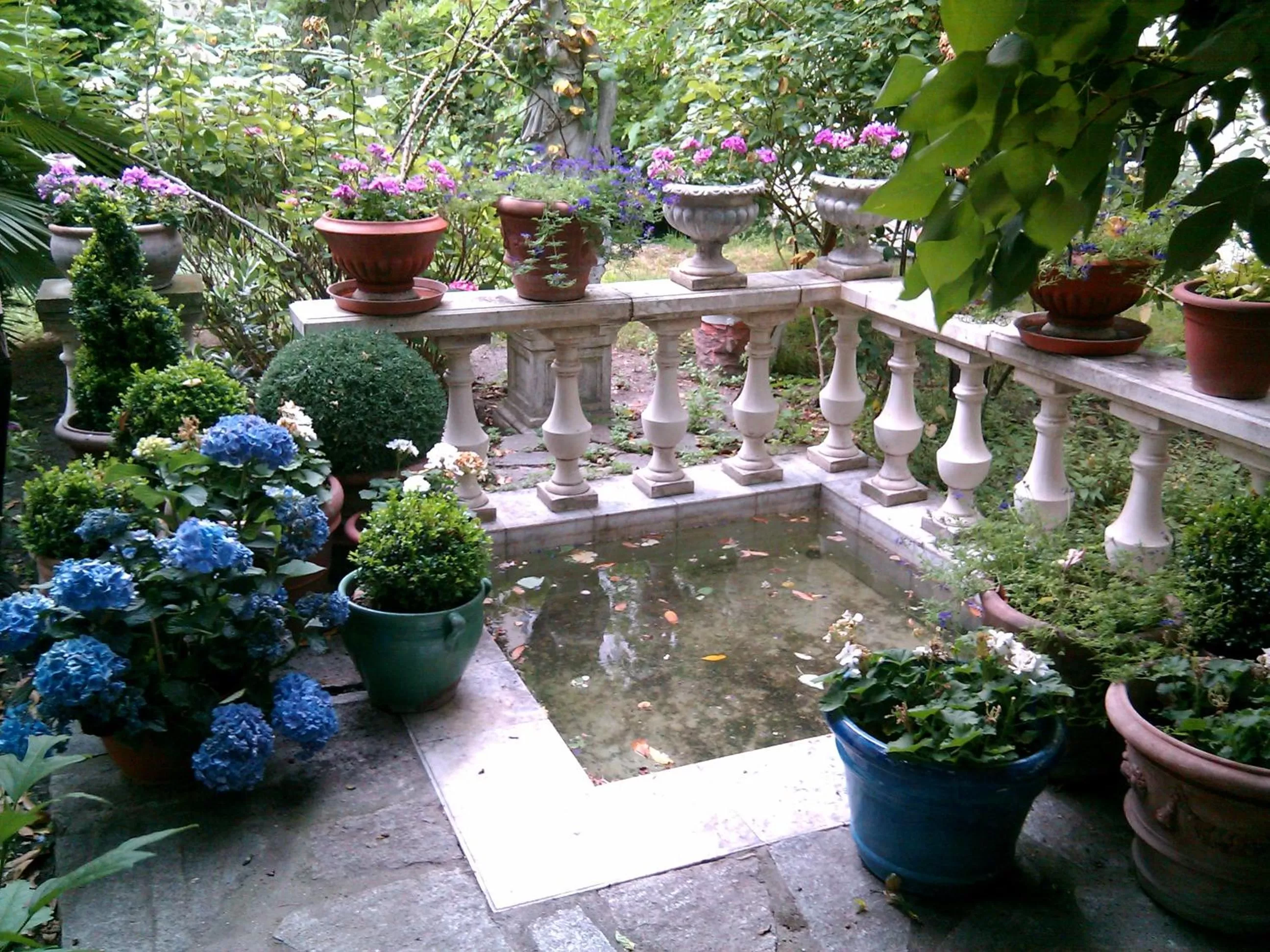 Patio in Hotel de Nesle