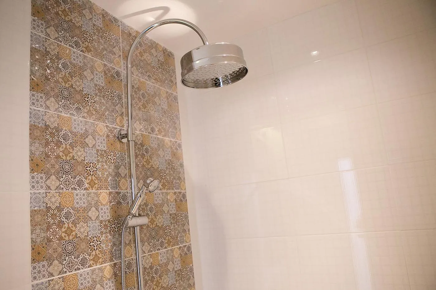 Shower in SakSukSmile Resort