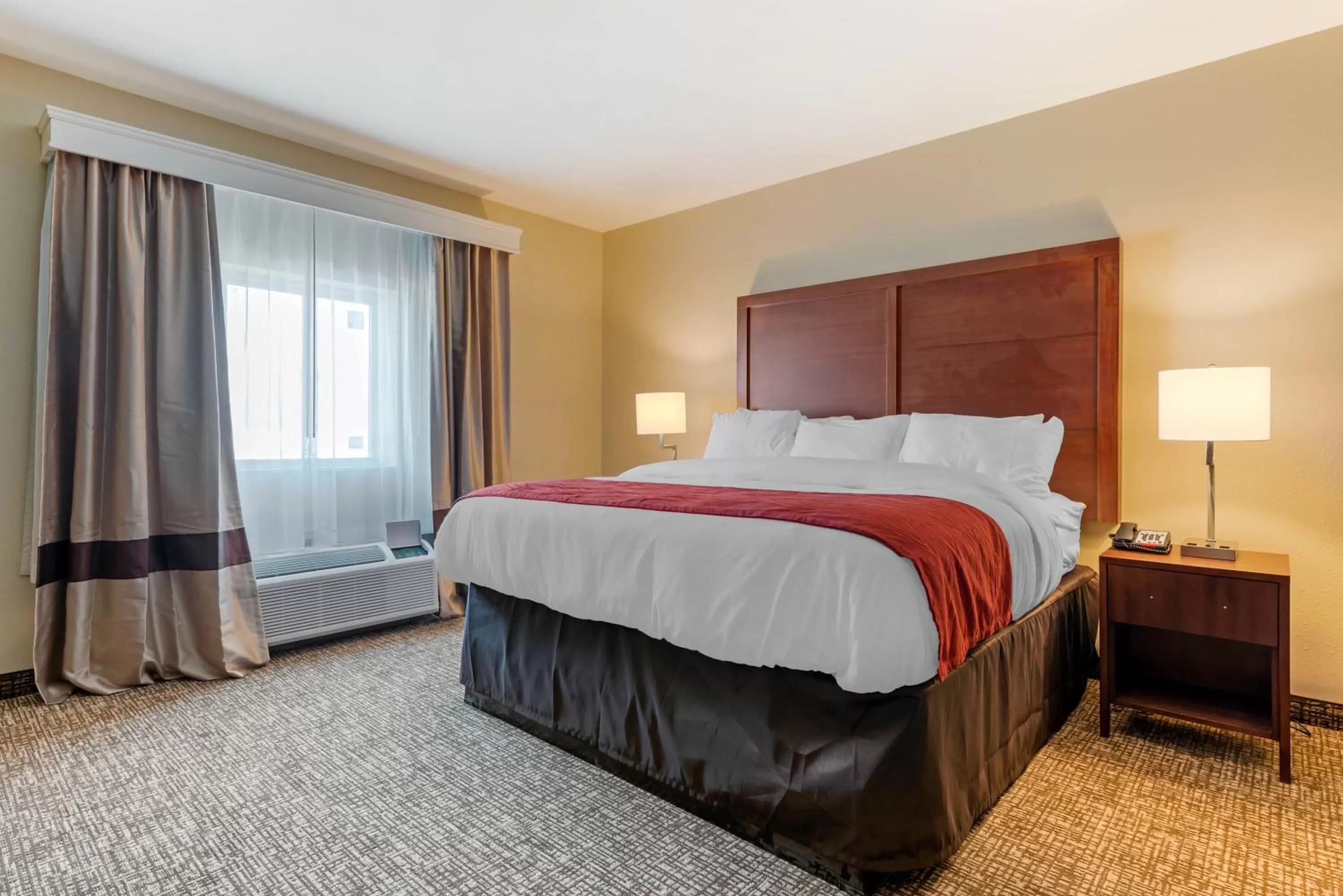 Bed in Comfort Inn & Suites Michigan City South