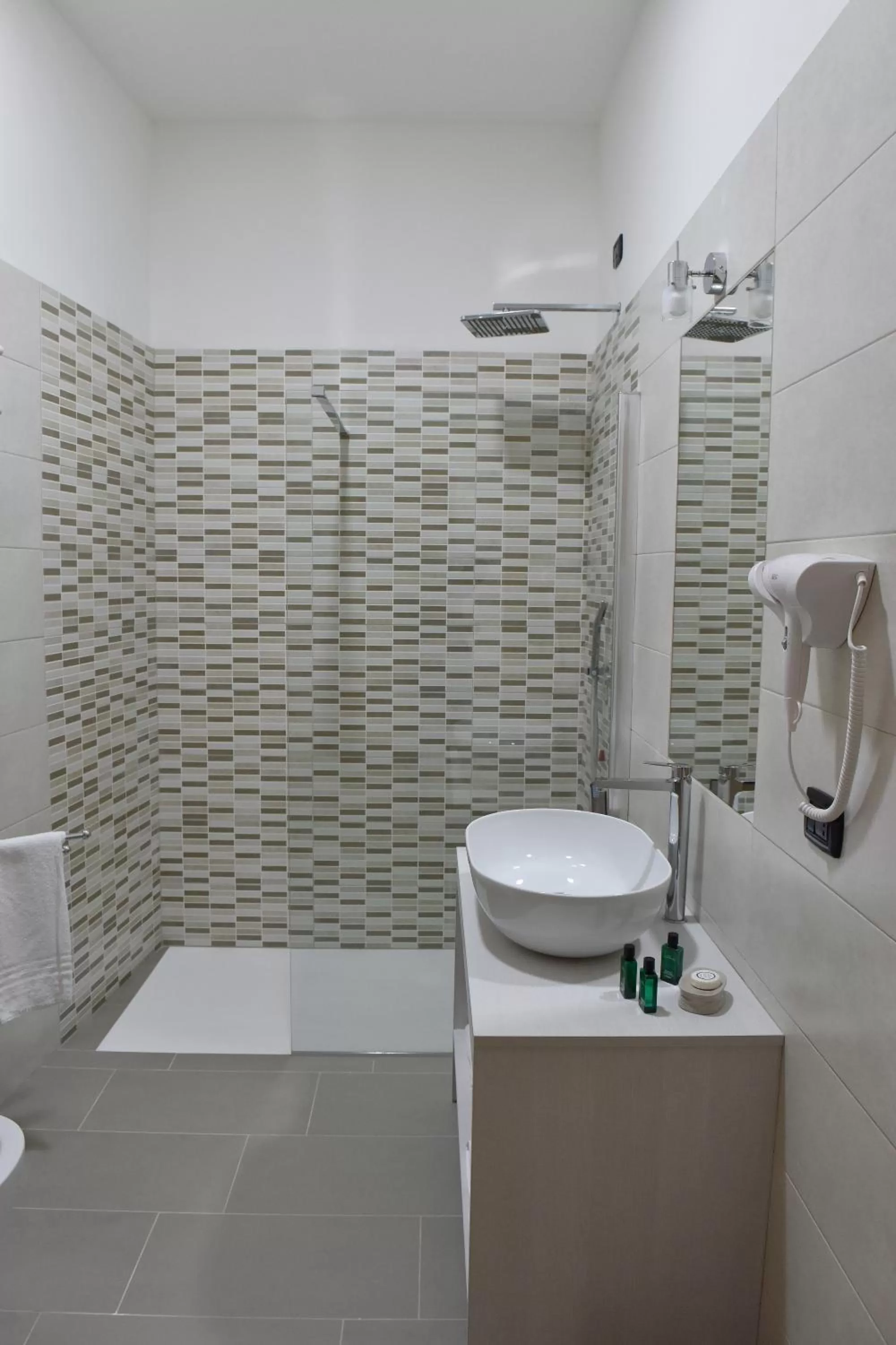 Shower in Bed And Breakfast Garibaldi54