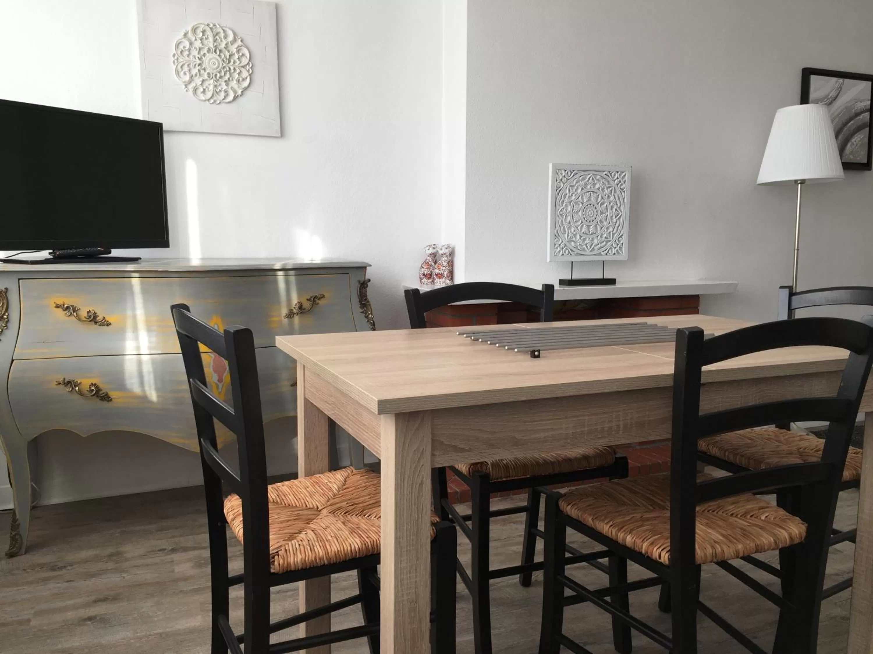 Dining Area in Résidence et Chambres d'Hôtes de La Porte d'Arras