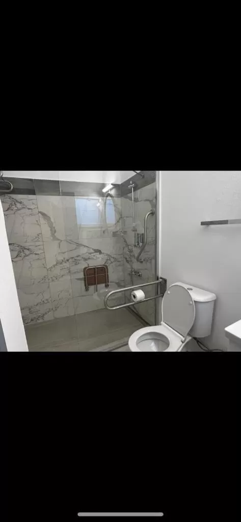 Bathroom in Royal Goddess Guest House, Walled City