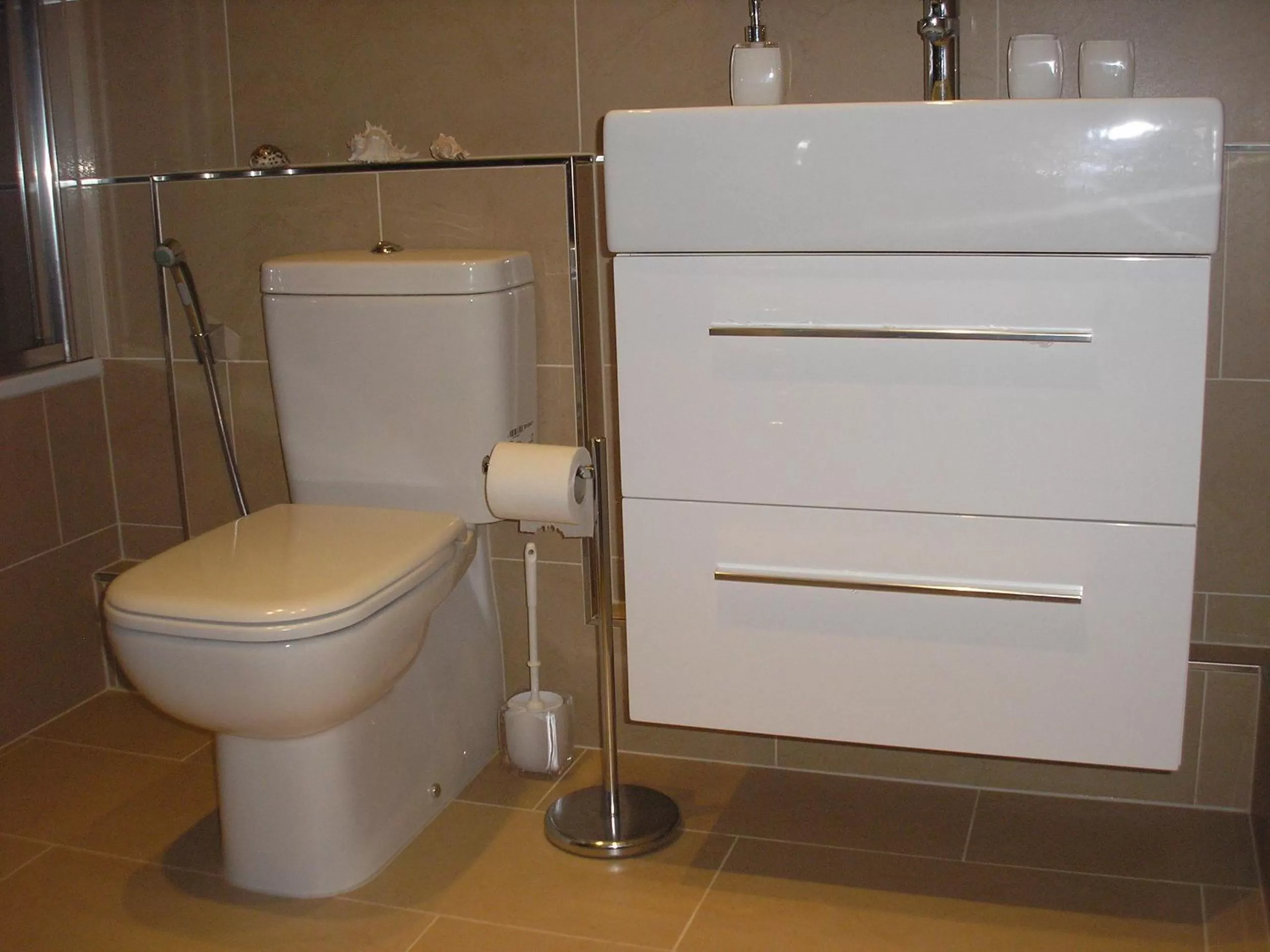 Toilet in Woodland Views