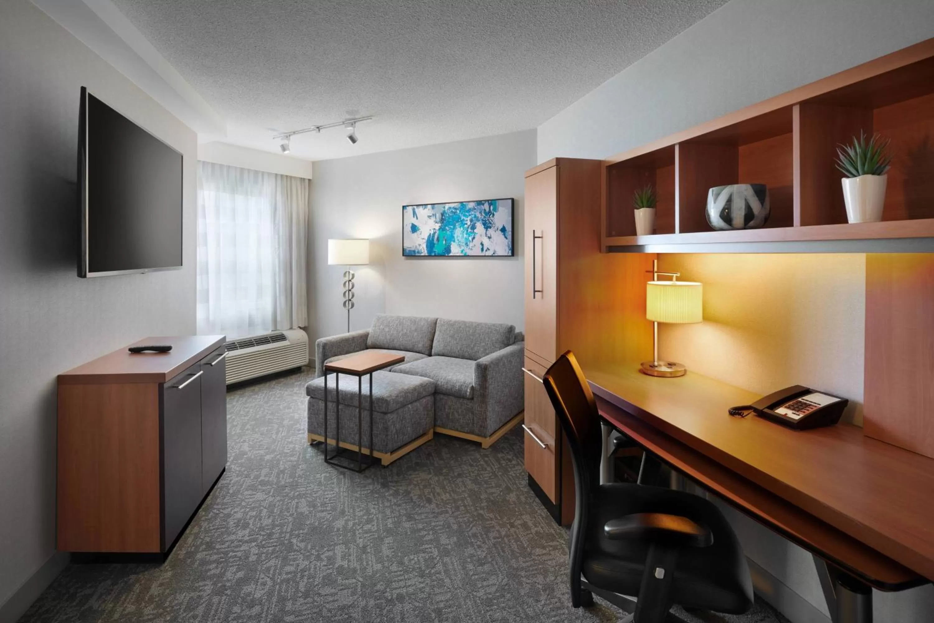 One-Bedroom King Suite in TownePlace Suites by Marriott Mississauga-Airport Corporate Centre