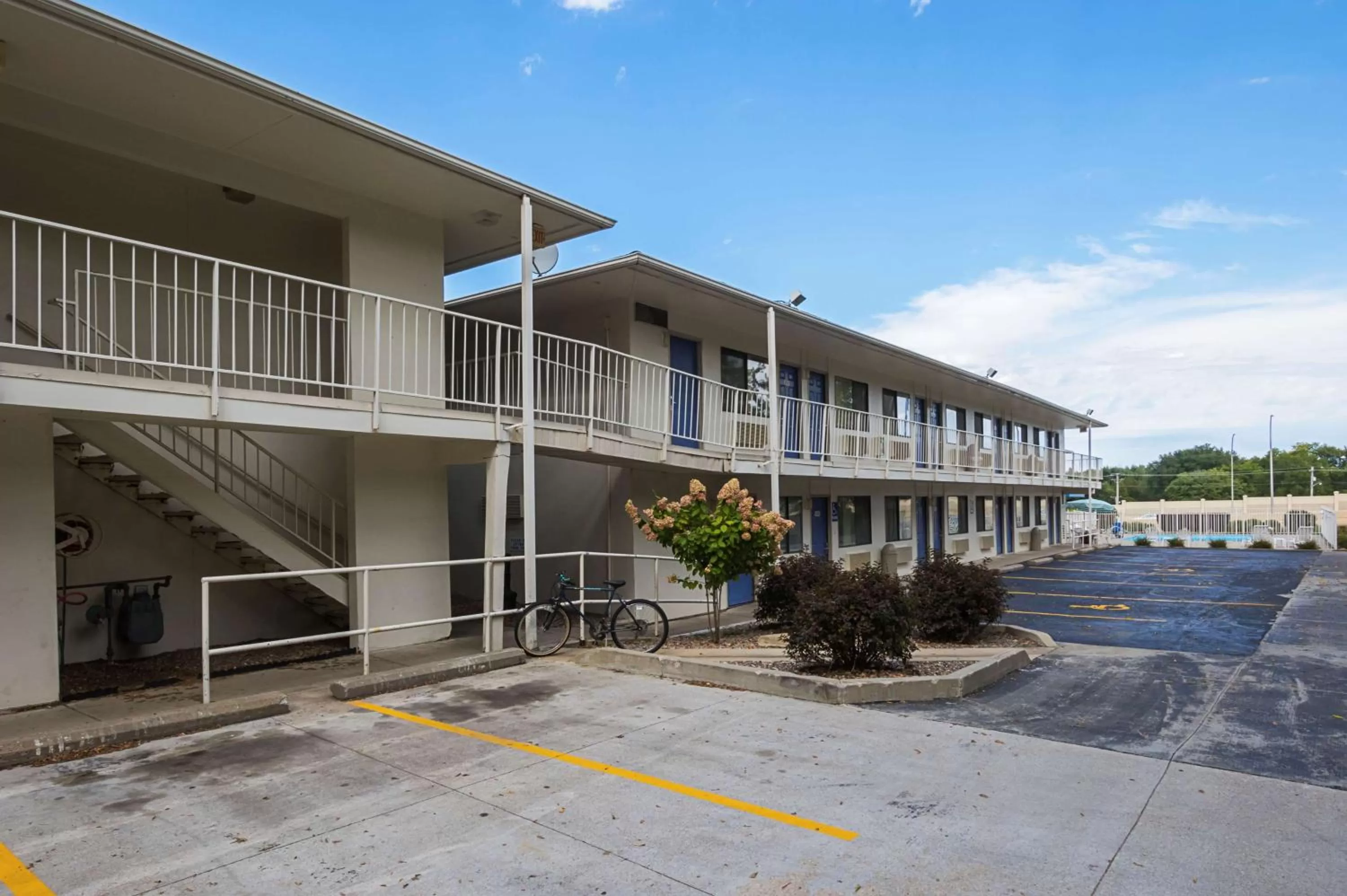 Property building in Motel 6-Rochester, MN