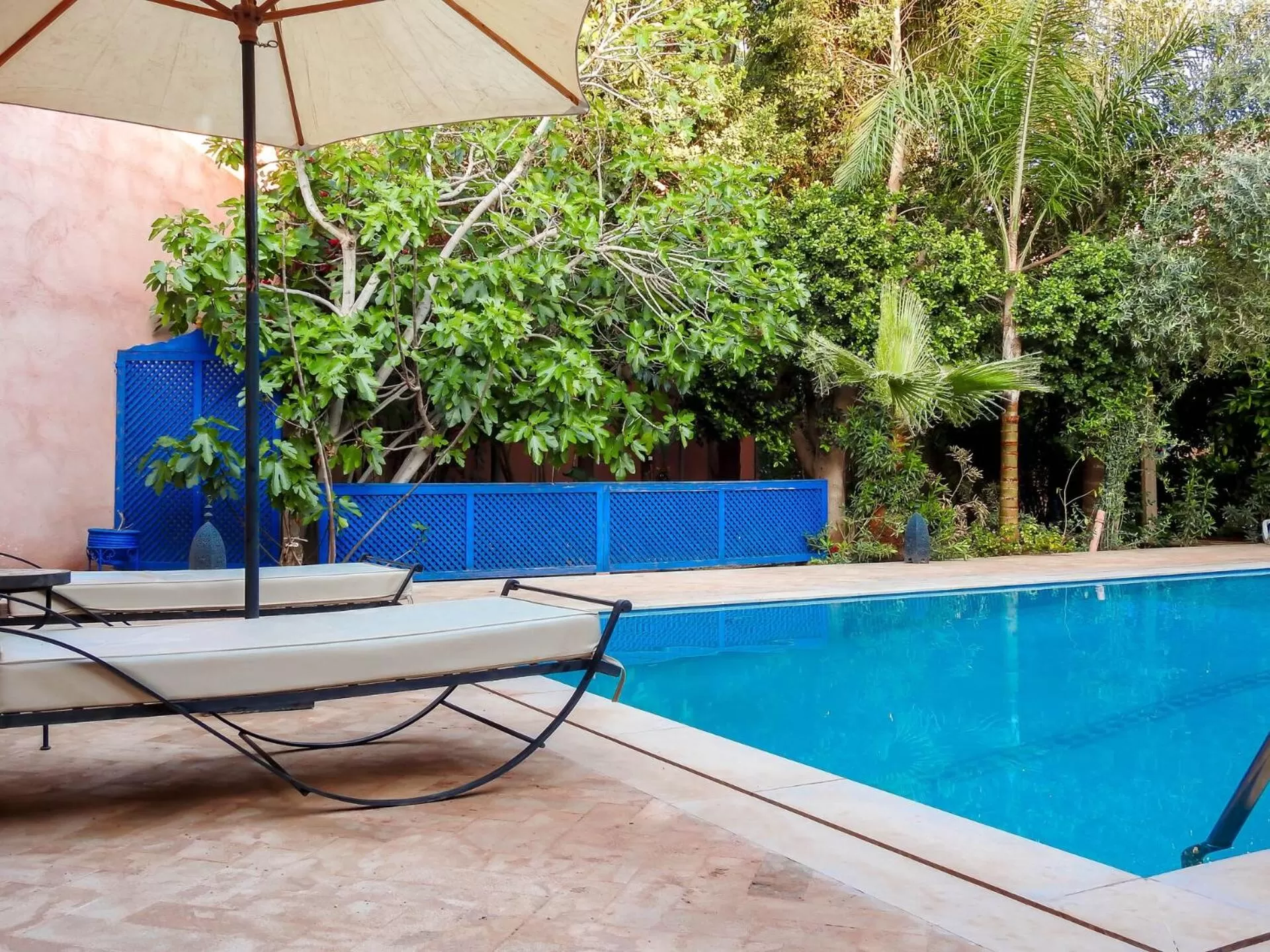 Swimming Pool in Le Bleu House