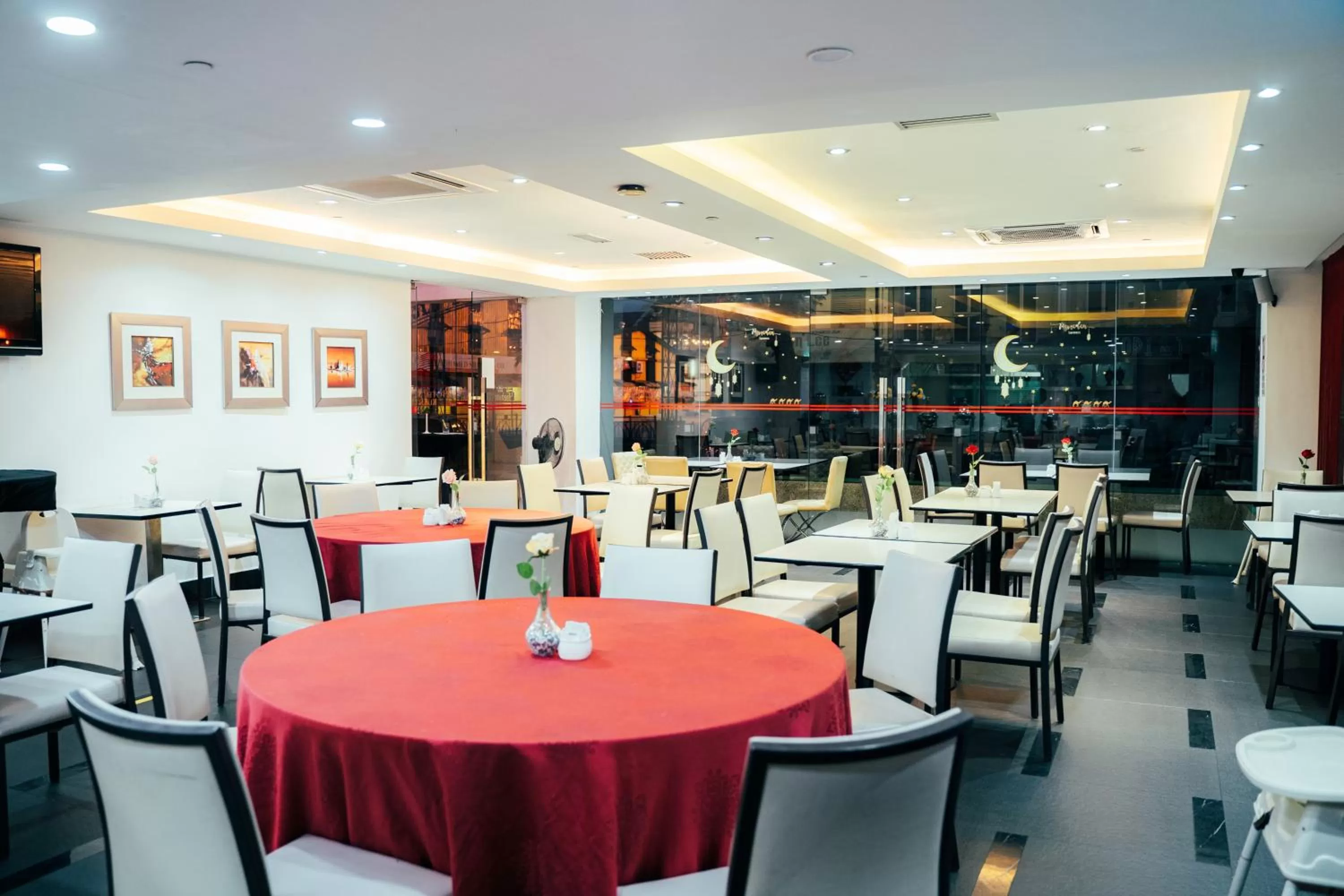 Restaurant/places to eat in Hotel Sentral Kuantan @ Riverview City Centre