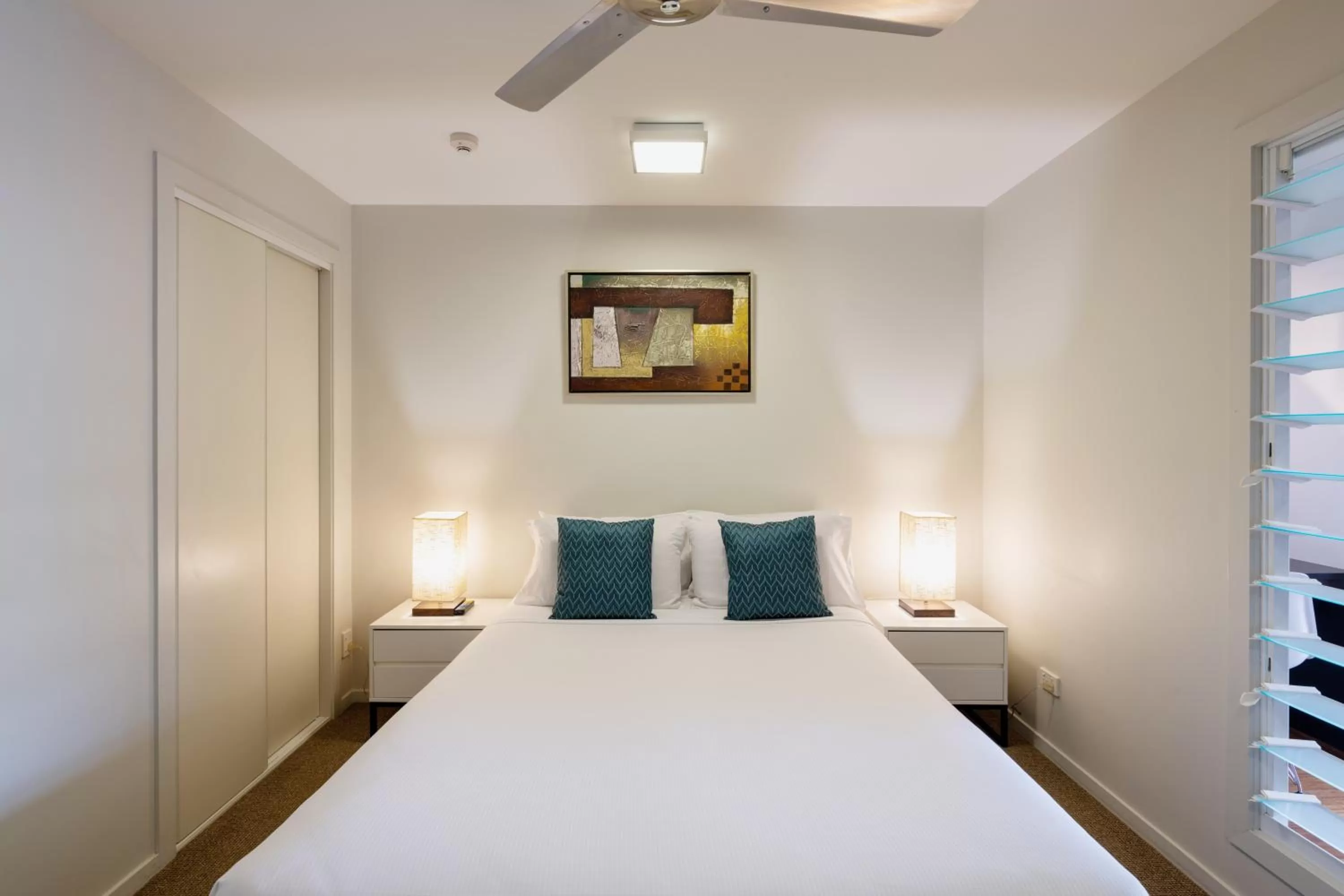 Bedroom, Bed in Essence Apartments Chermside