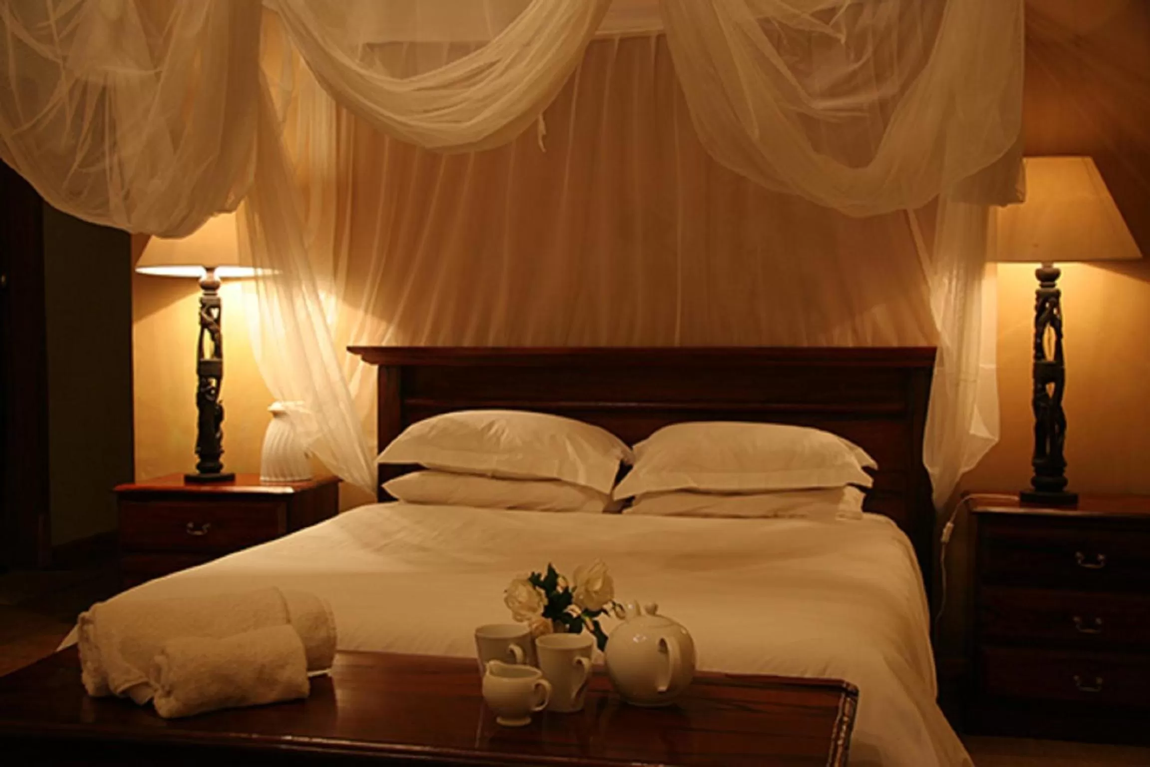 Shower, Bed in Kumbali Country Lodge