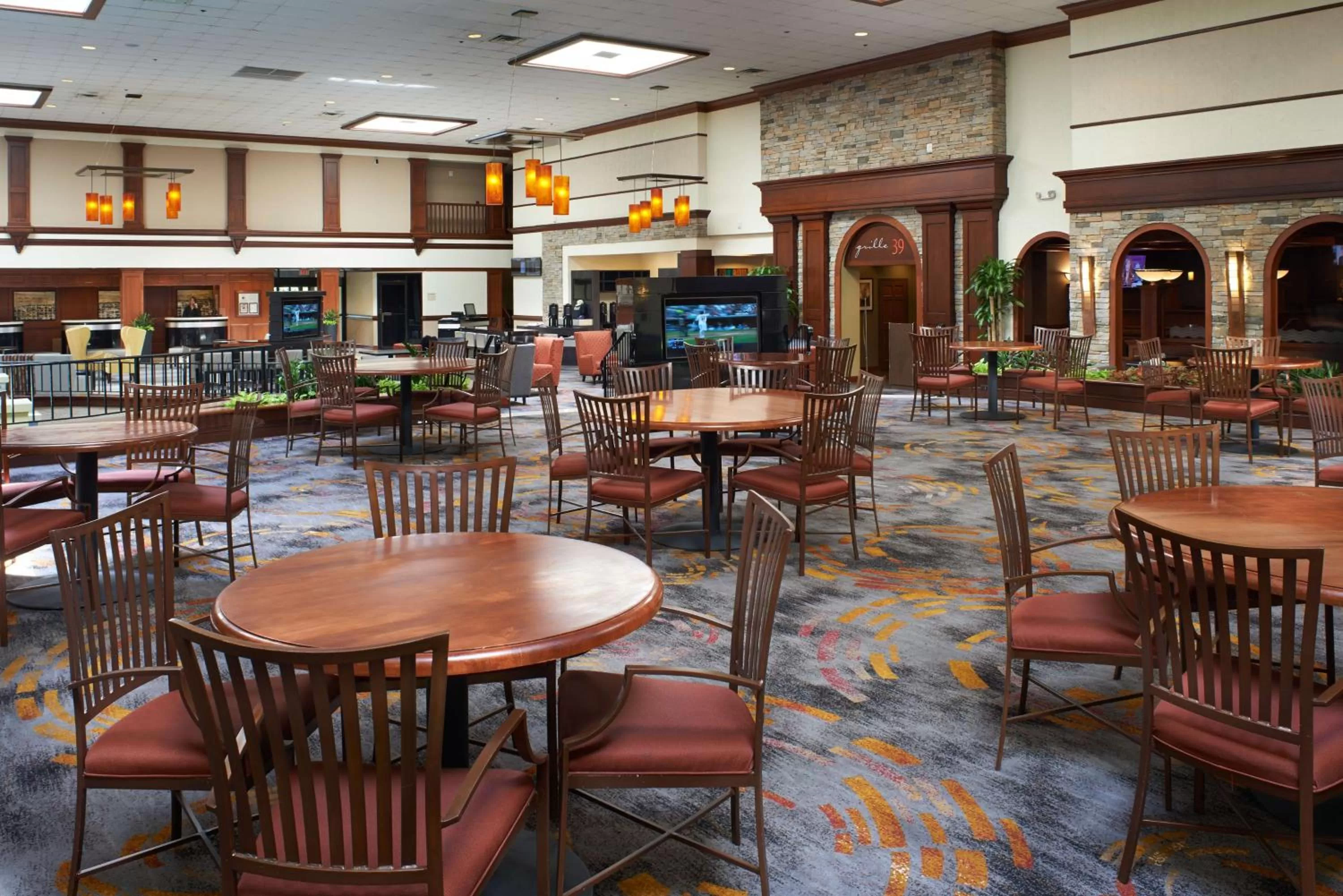 Lobby or reception in DoubleTree by Hilton Dearborn
